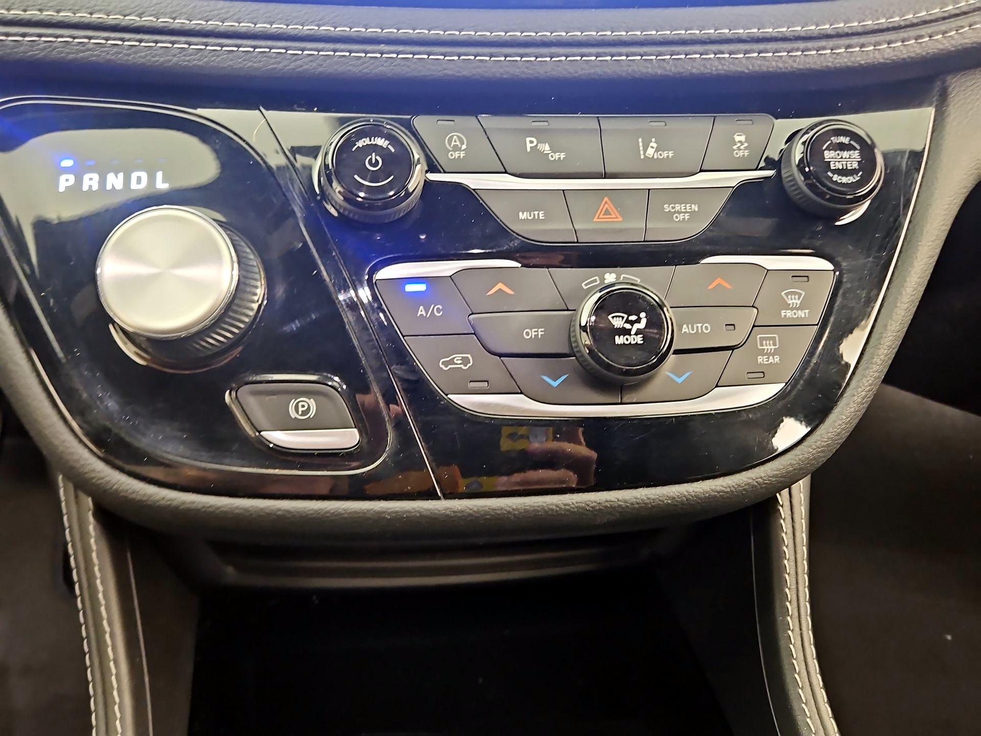 Thumbnail: 2023 Chrysler Pacifica - 16