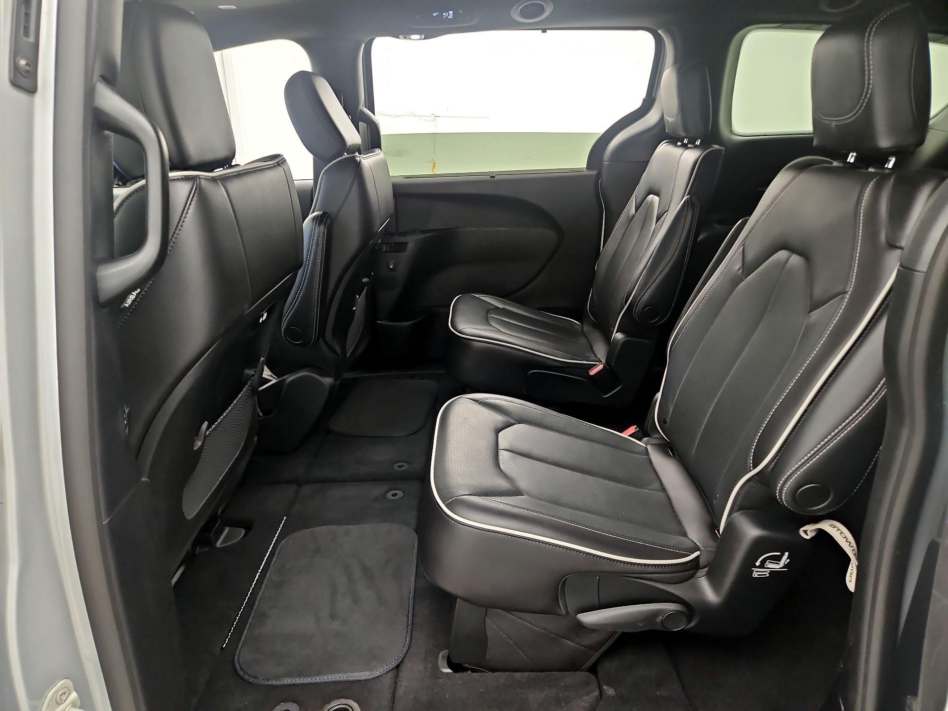 Thumbnail: 2023 Chrysler Pacifica - 19