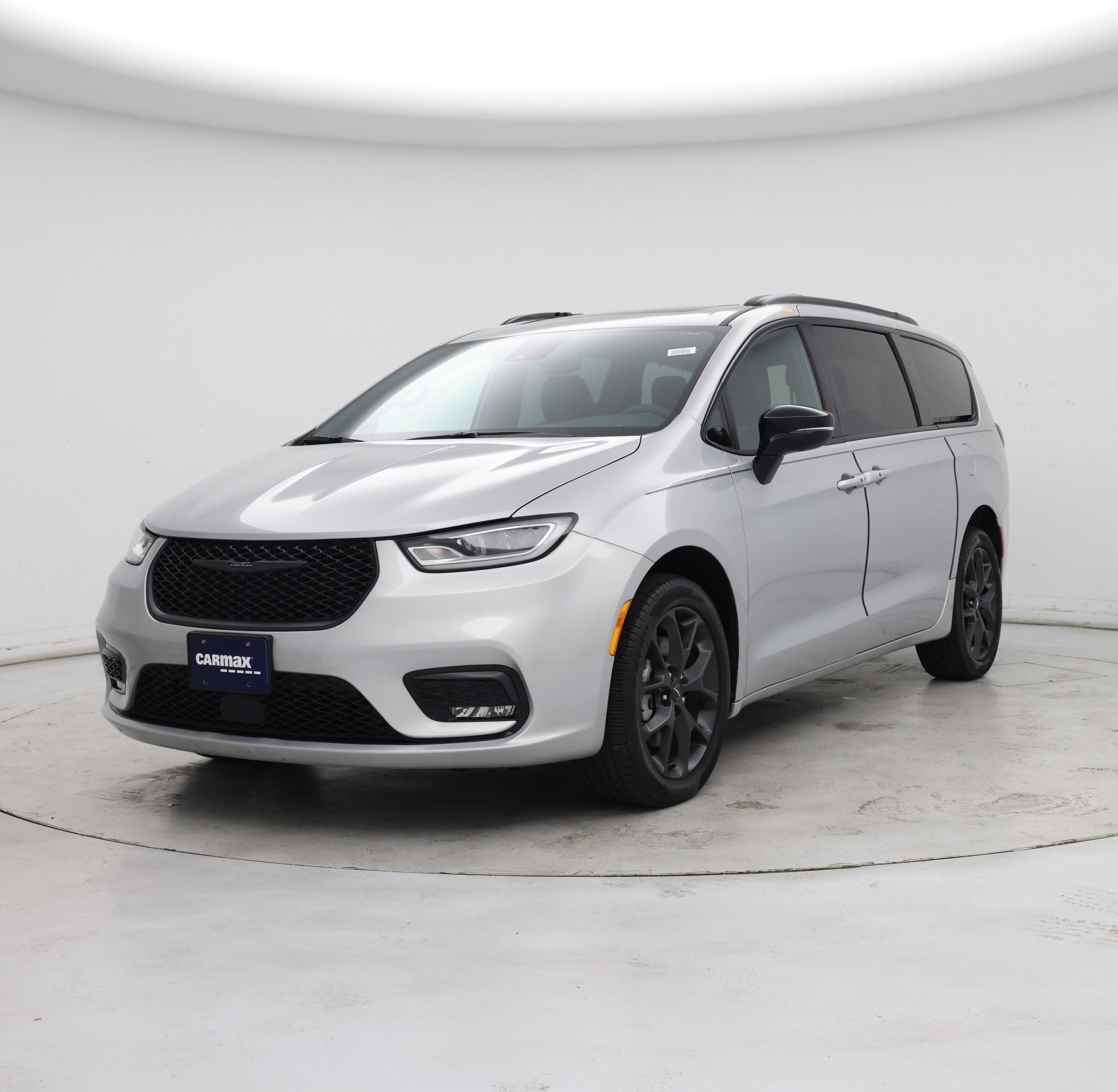 Thumbnail: 2023 Chrysler Pacifica - 4