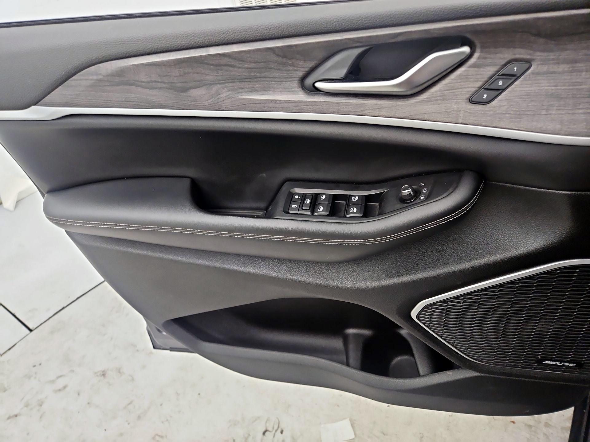 Thumbnail: 2023 Jeep Grand Cherokee - 12