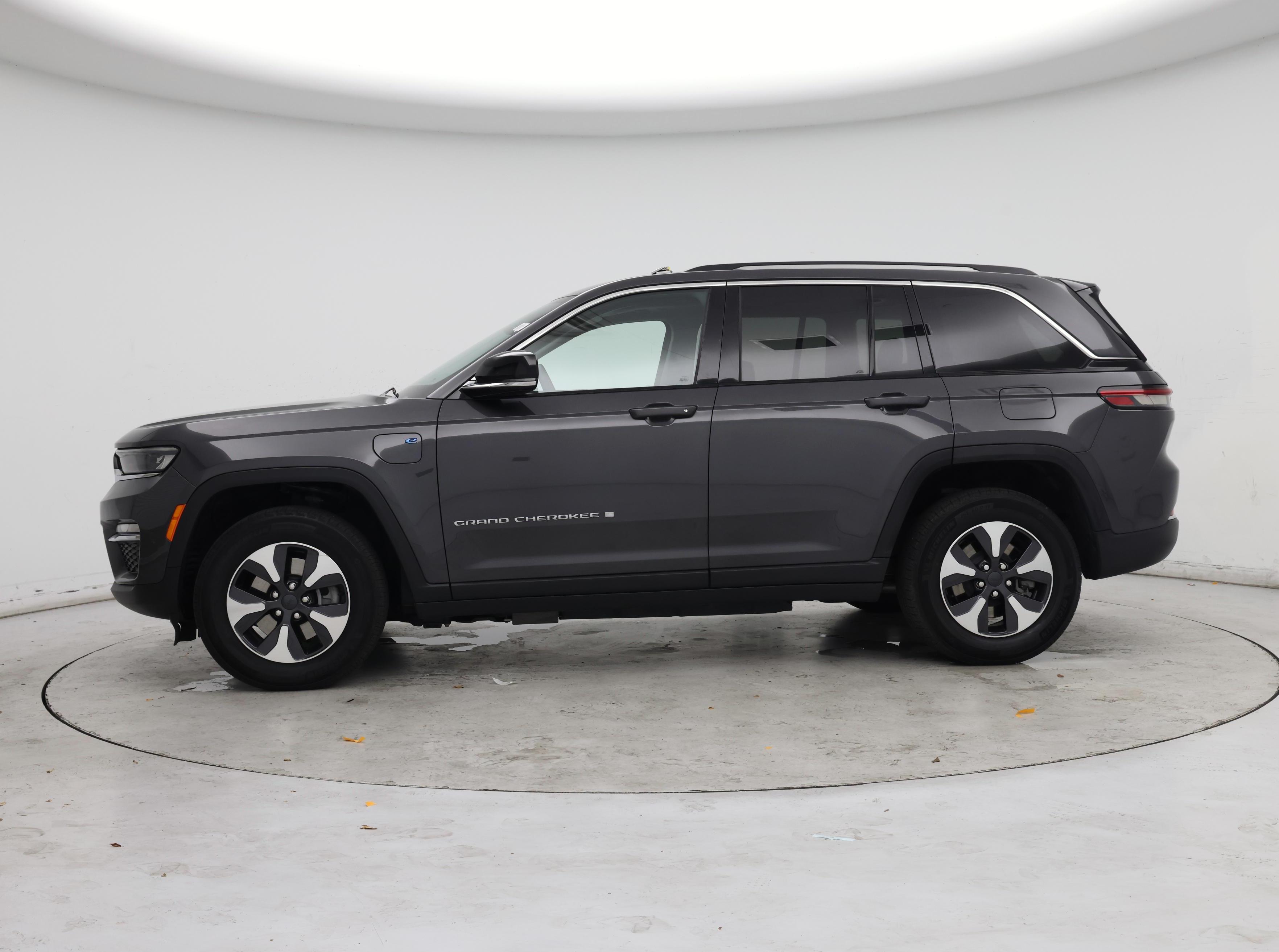 Thumbnail: 2023 Jeep Grand Cherokee - 3