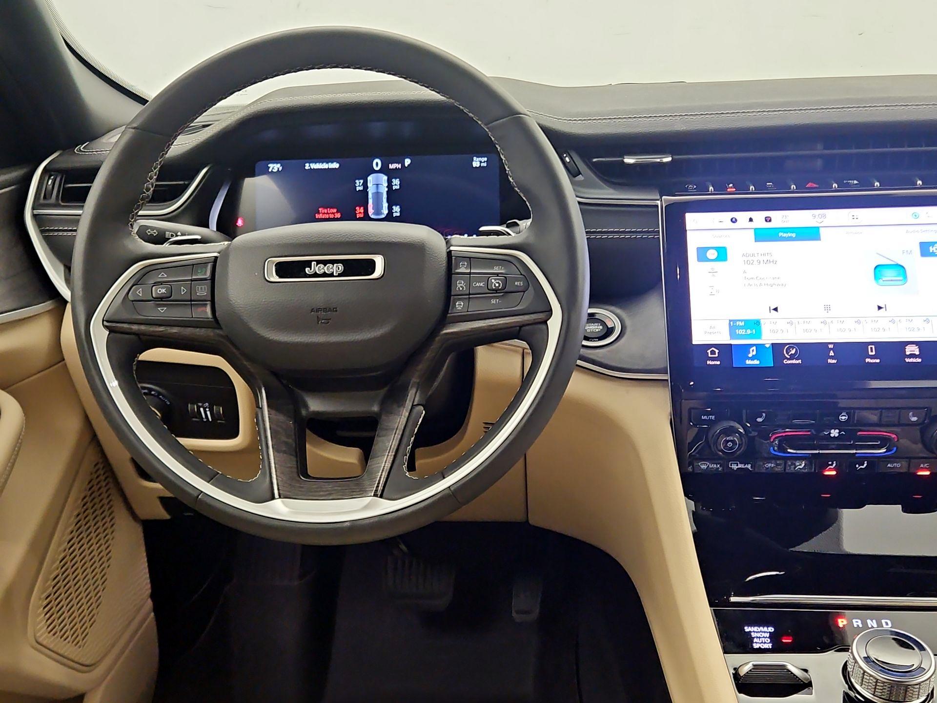 Thumbnail: 2023 Jeep Grand Cherokee - 10