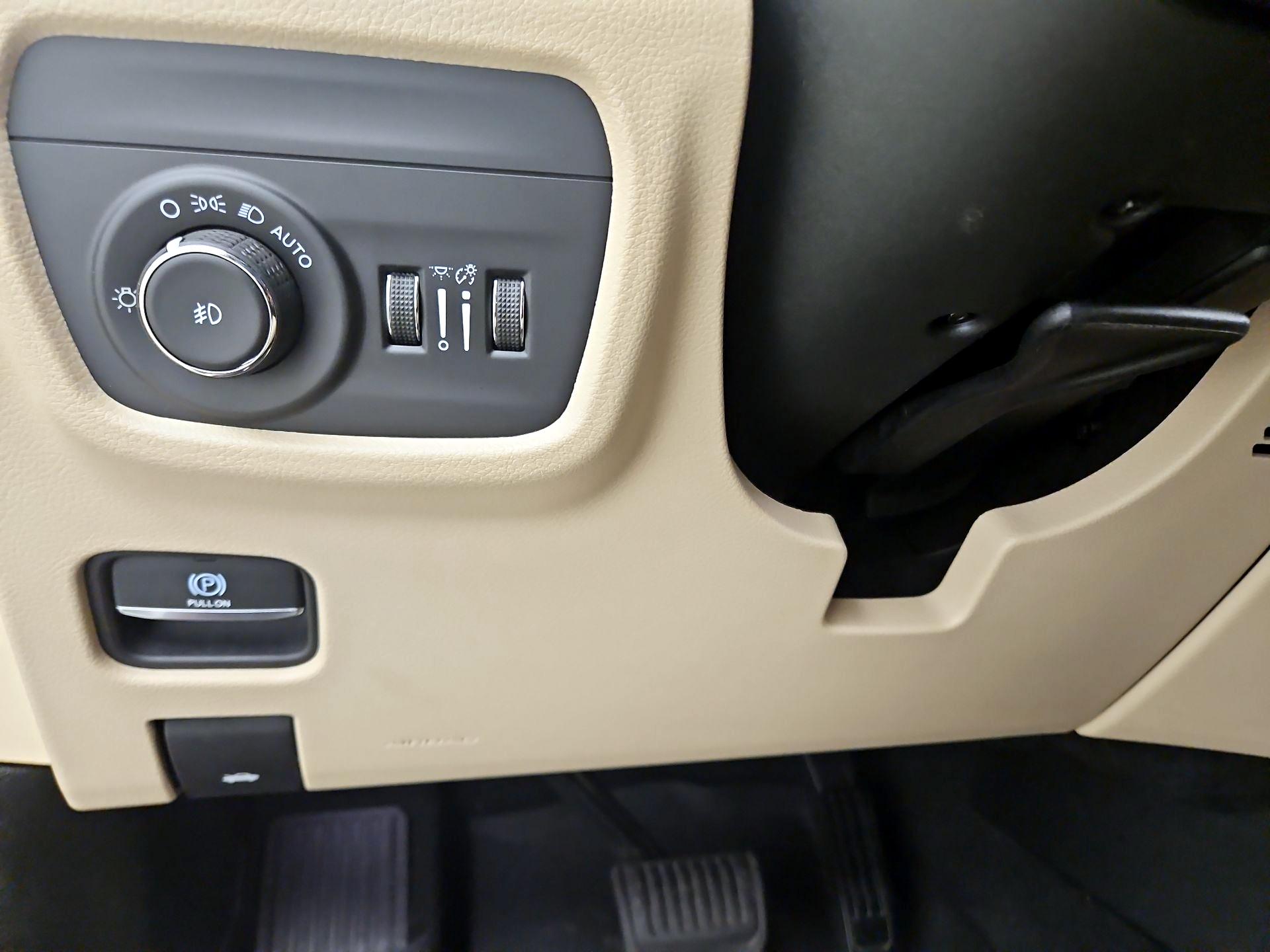 Thumbnail: 2023 Jeep Grand Cherokee - 13