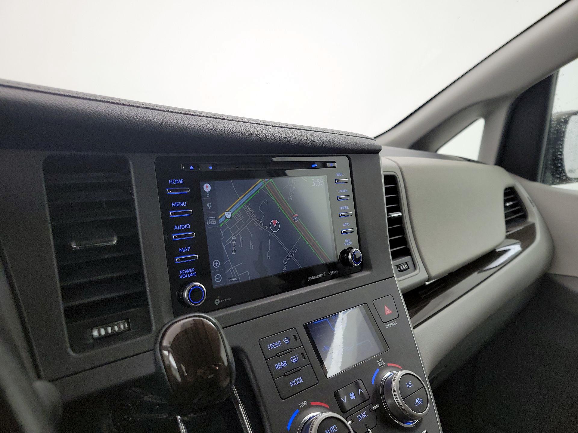 Thumbnail: 2020 Toyota Sienna - 14