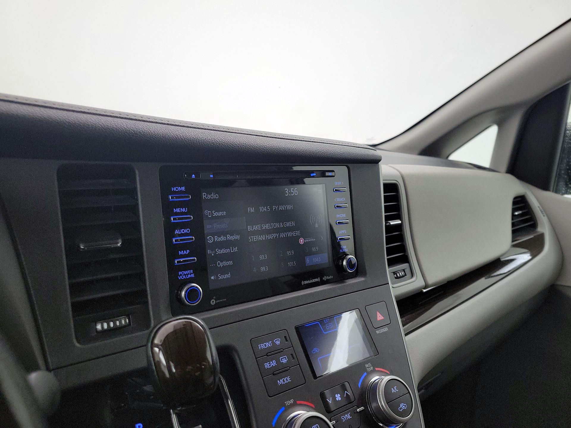 Thumbnail: 2020 Toyota Sienna - 16