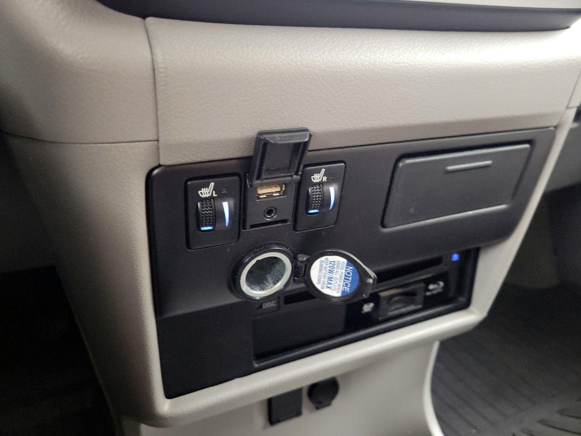 Thumbnail: 2020 Toyota Sienna - 19