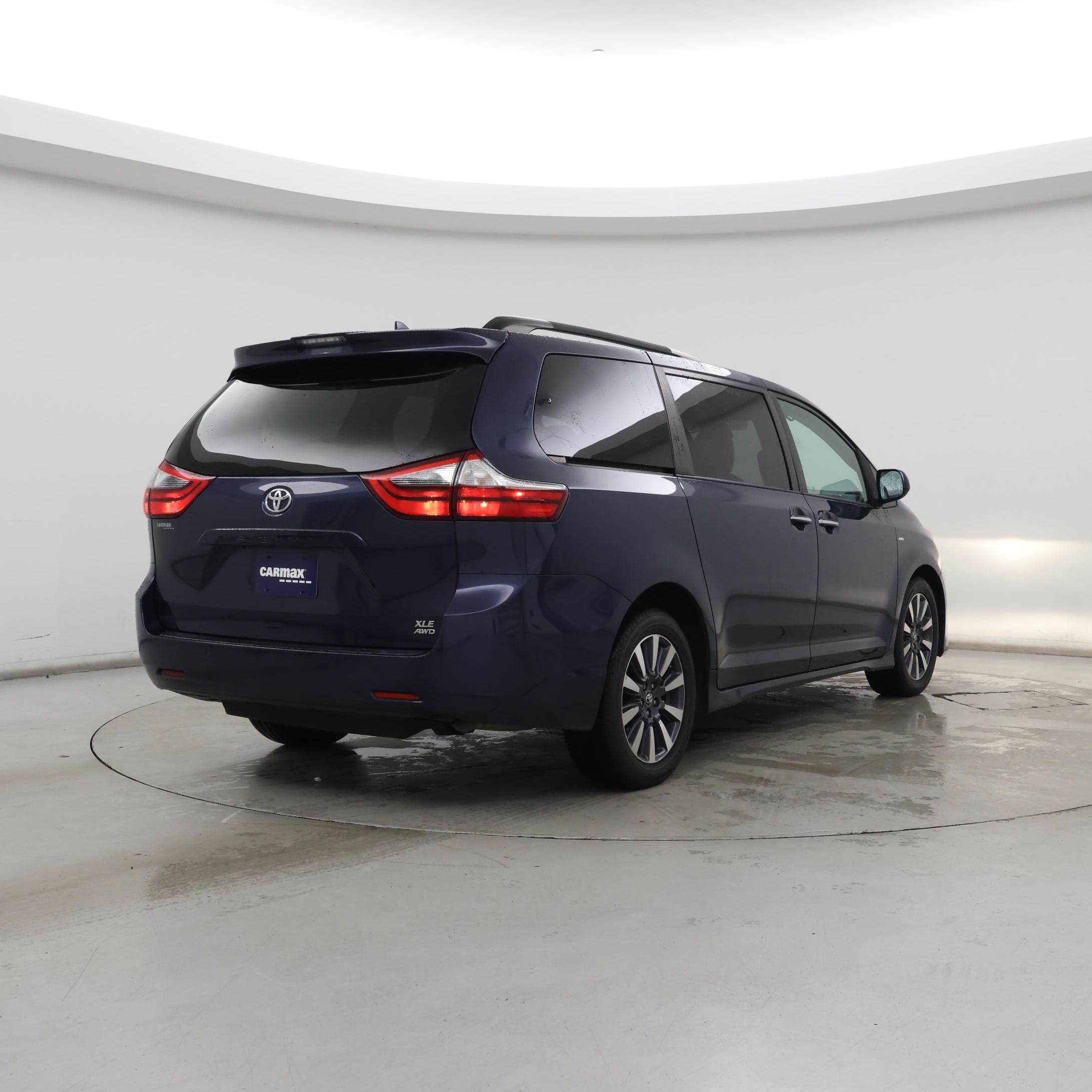 Thumbnail: 2020 Toyota Sienna - 8