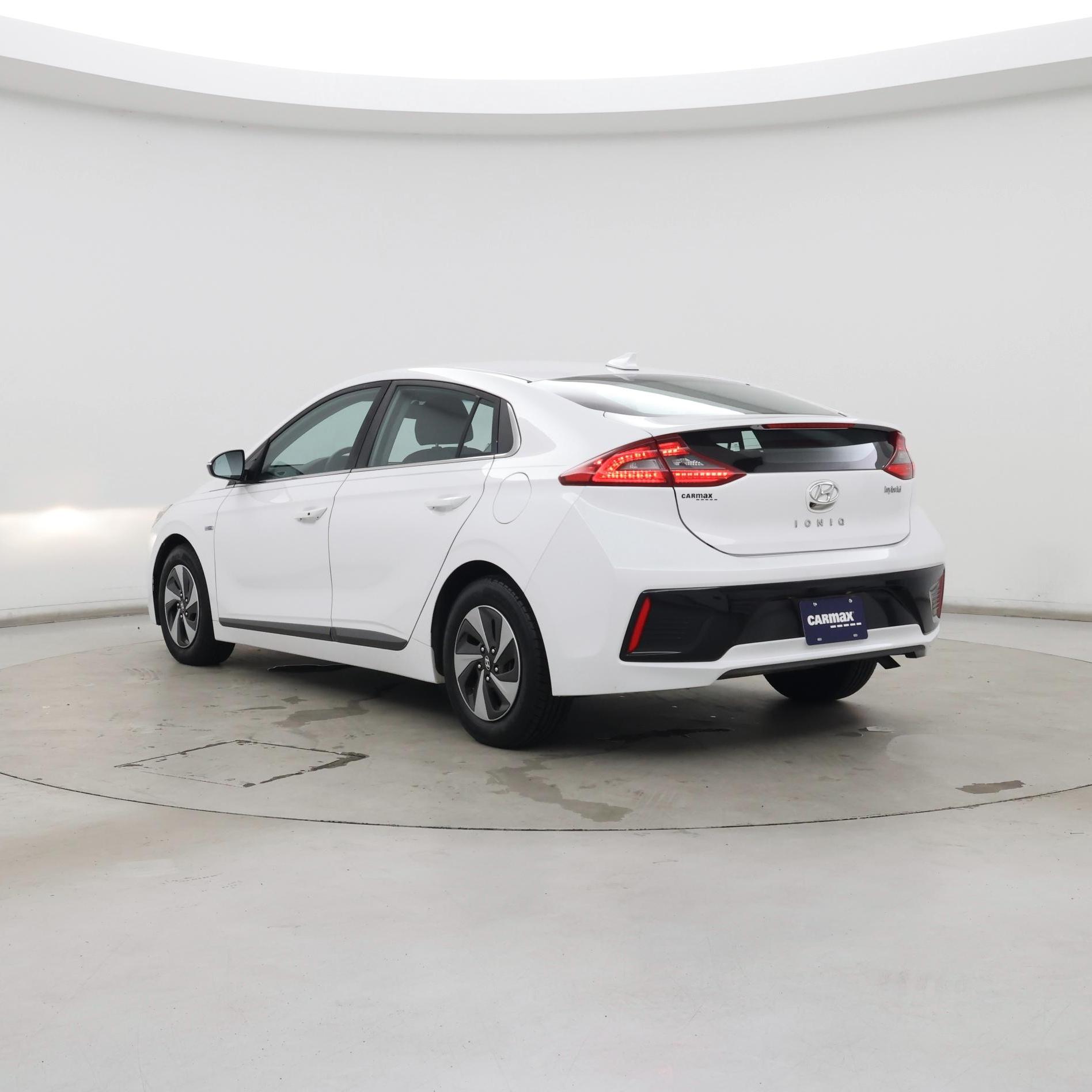 Thumbnail: 2017 Hyundai Ioniq - 2