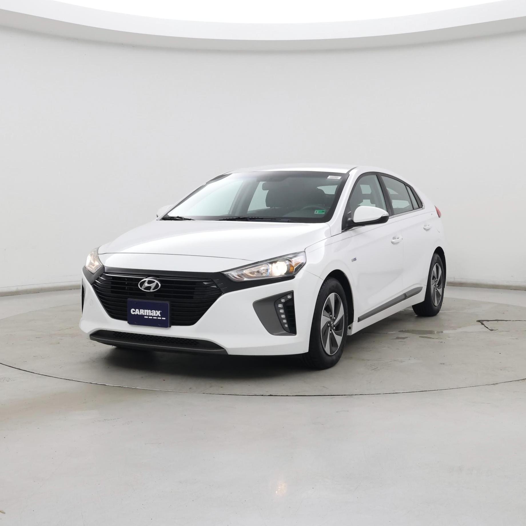 Thumbnail: 2017 Hyundai Ioniq - 4