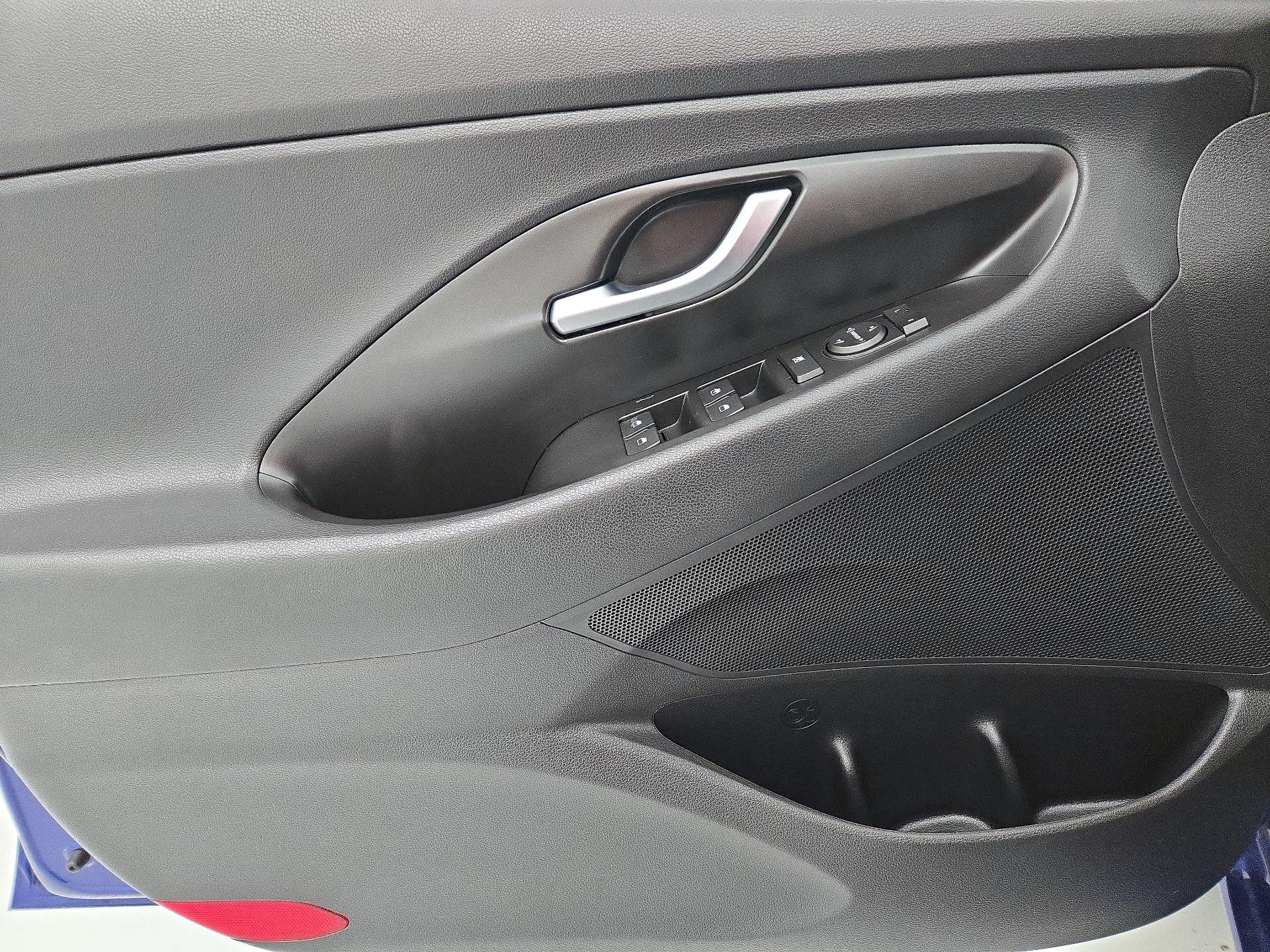 Thumbnail: 2020 Hyundai Elantra - 12