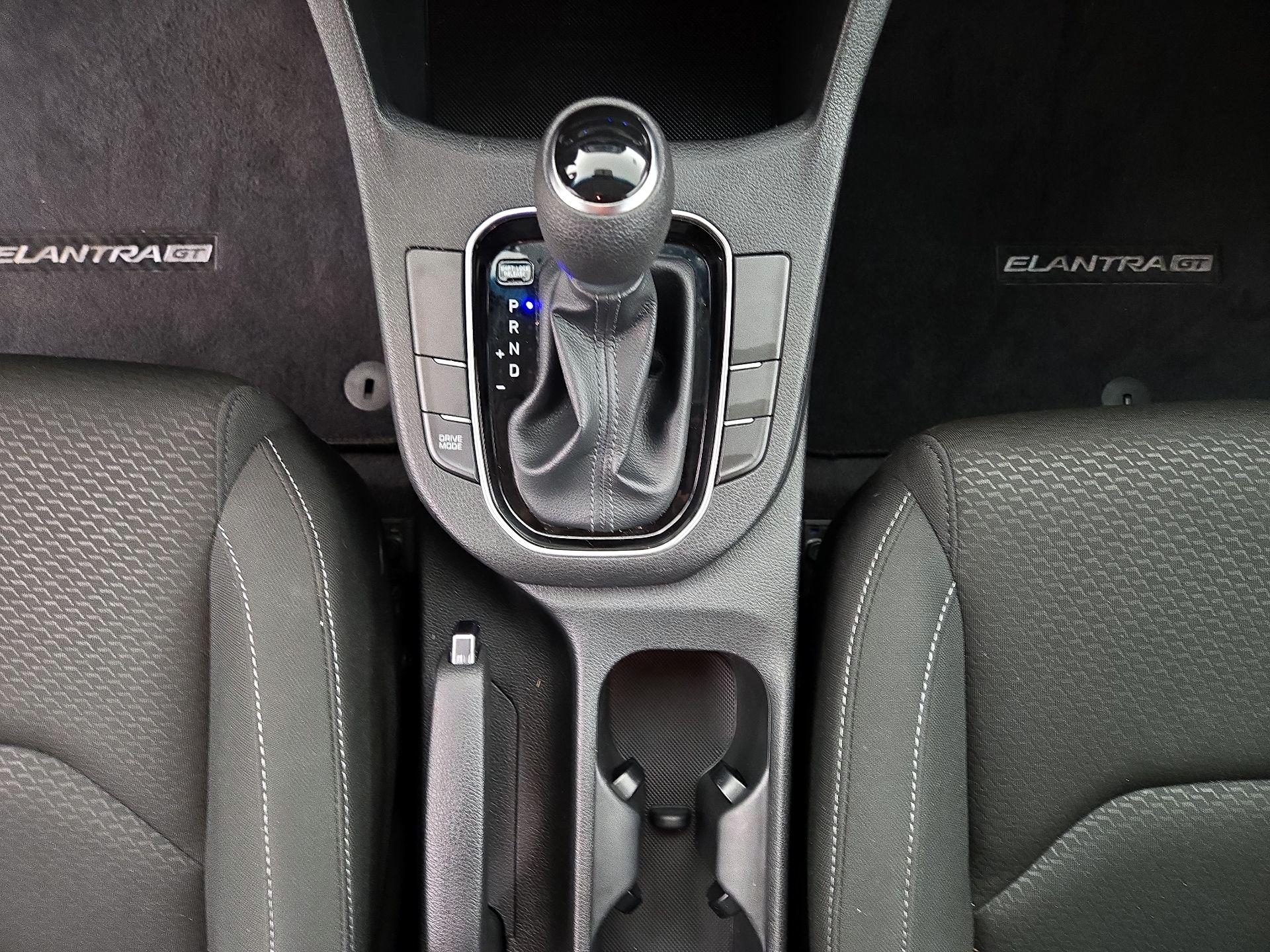 Thumbnail: 2020 Hyundai Elantra - 17