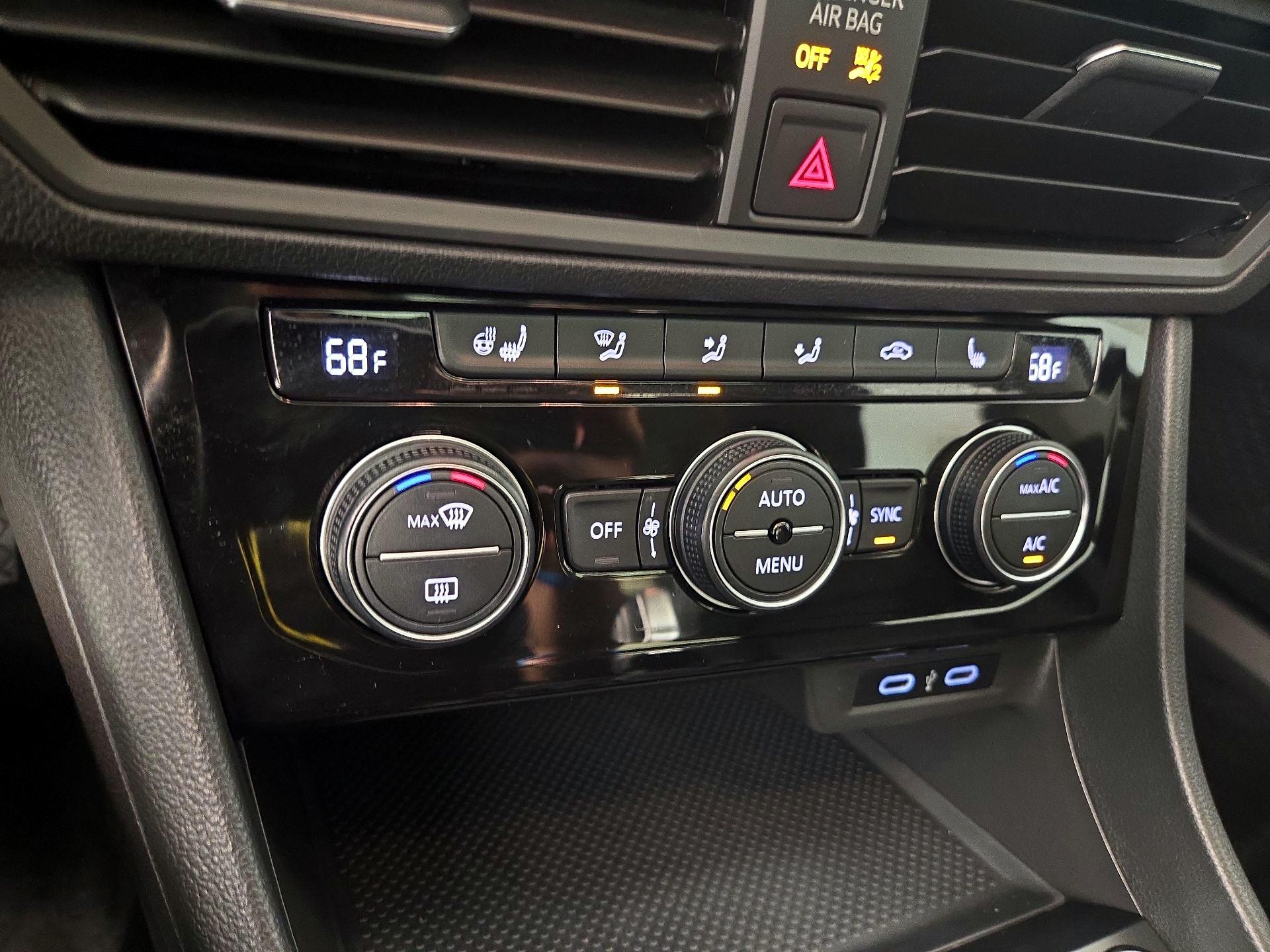 Thumbnail: 2020 Volkswagen Jetta - 16