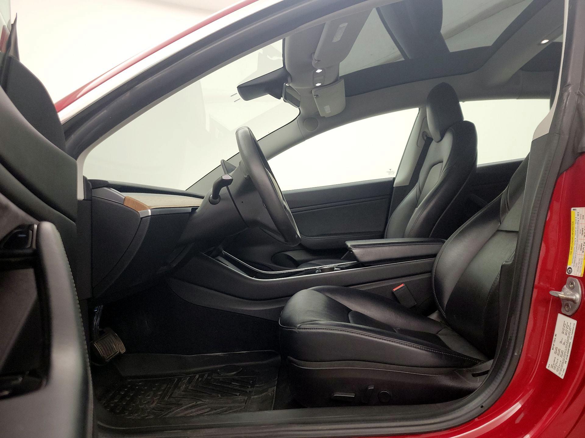 Thumbnail: 2019 Tesla Model 3 - 11