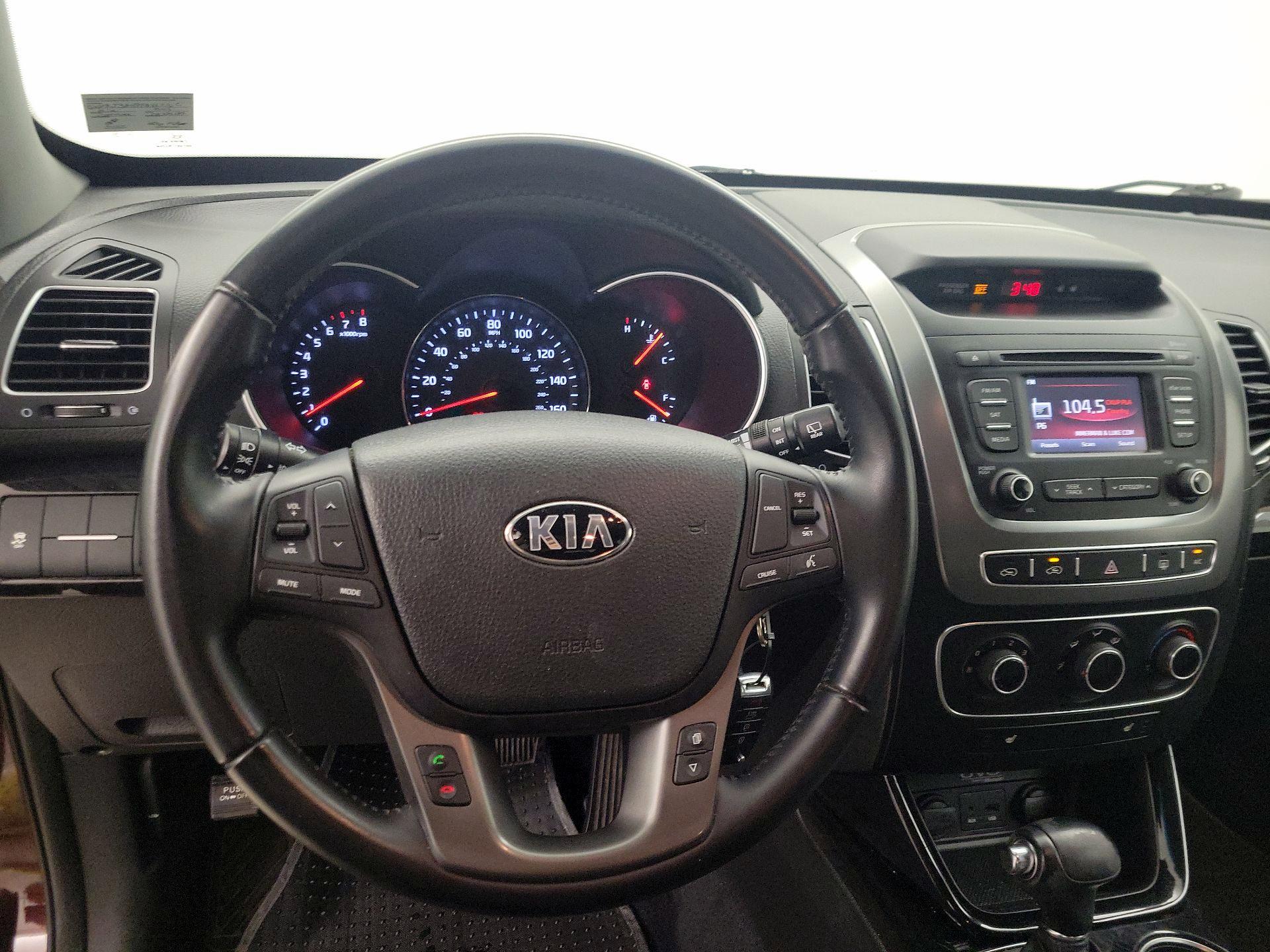 Thumbnail: 2015 Kia Sorento - 10