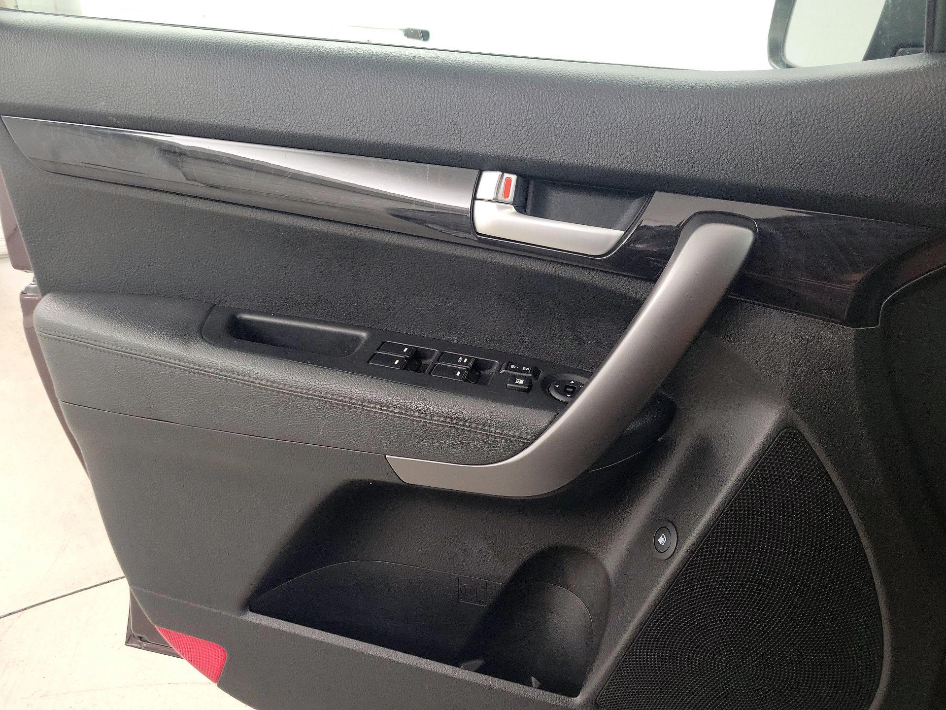 Thumbnail: 2015 Kia Sorento - 12