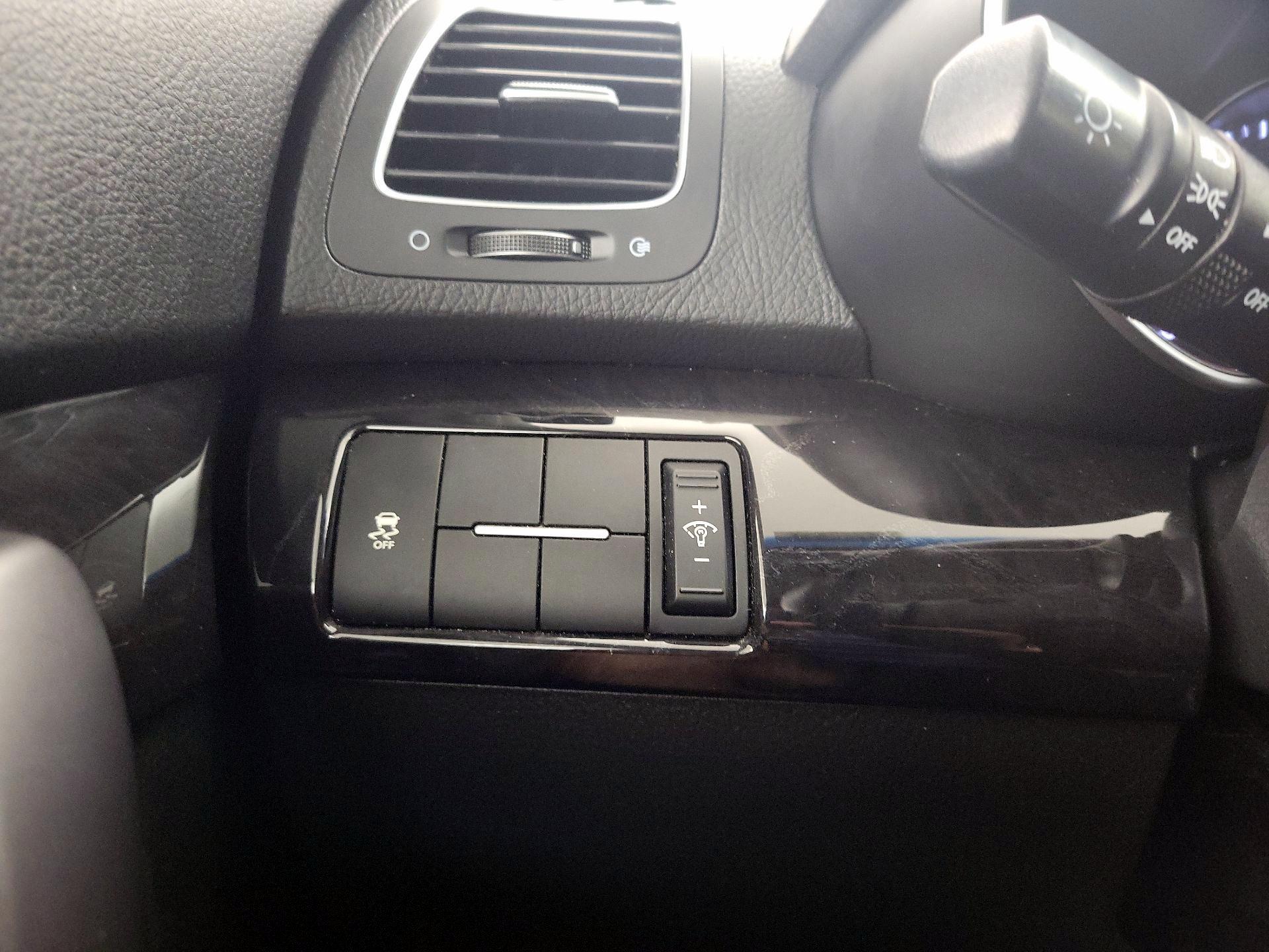 Thumbnail: 2015 Kia Sorento - 13