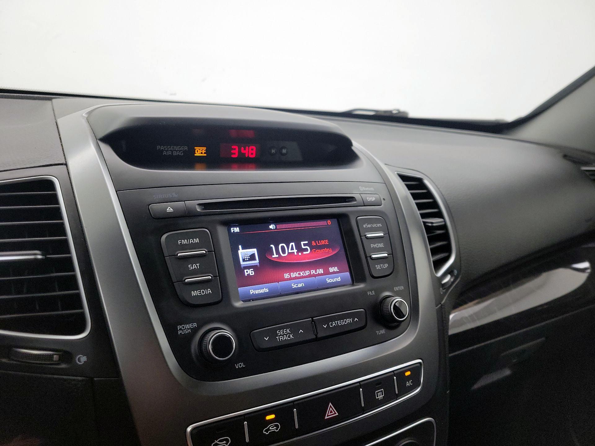 Thumbnail: 2015 Kia Sorento - 15