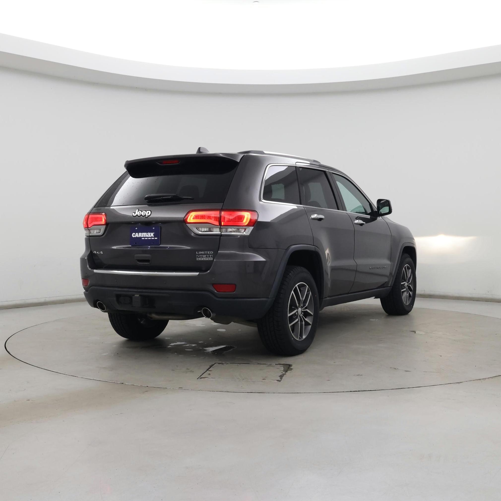 Thumbnail: 2017 Jeep Grand Cherokee - 8