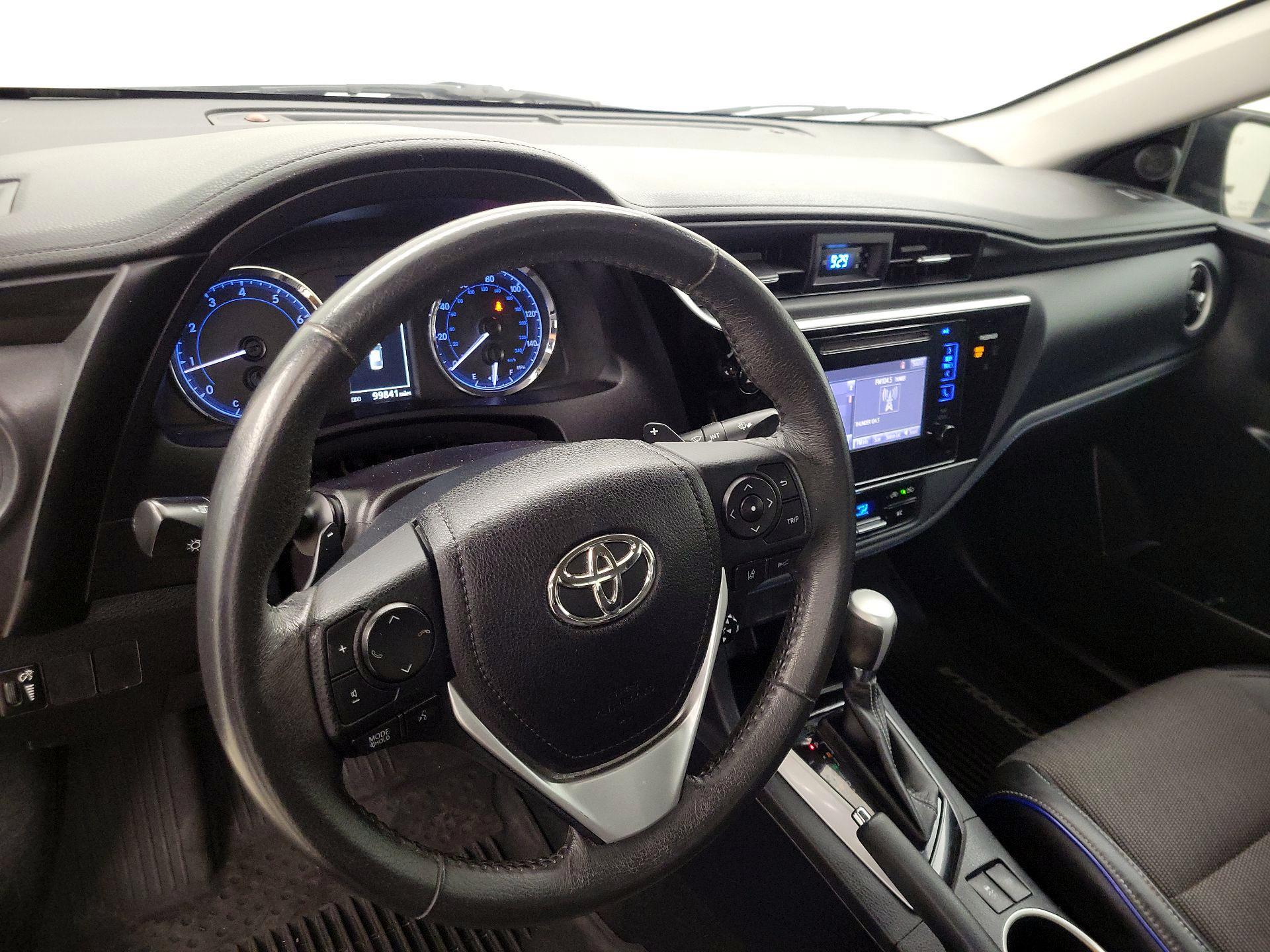 Thumbnail: 2017 Toyota Corolla - 9