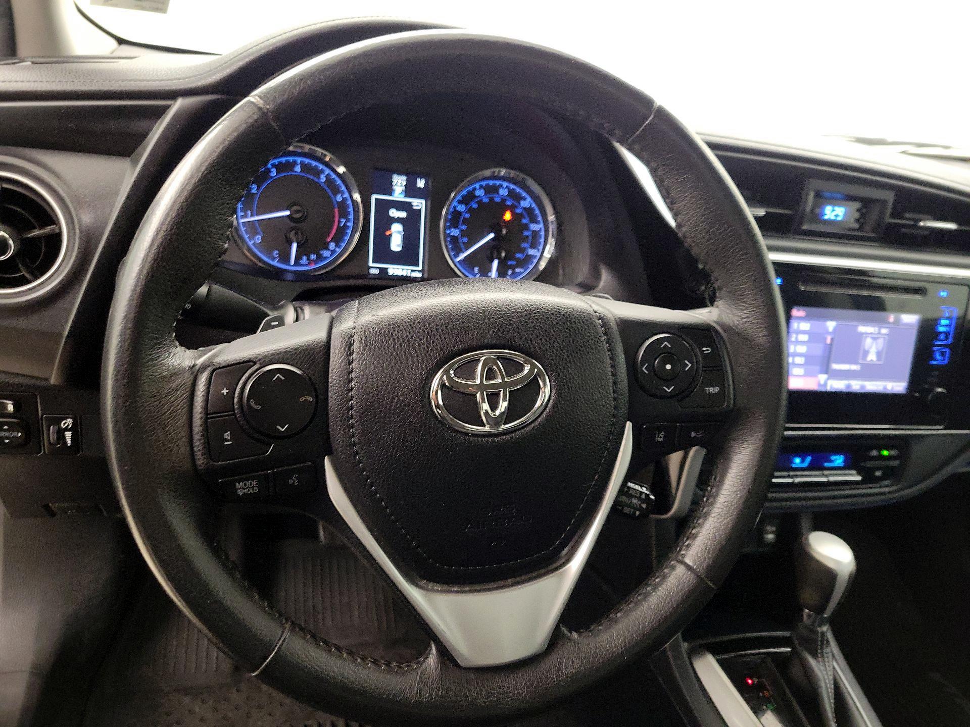 Thumbnail: 2017 Toyota Corolla - 10
