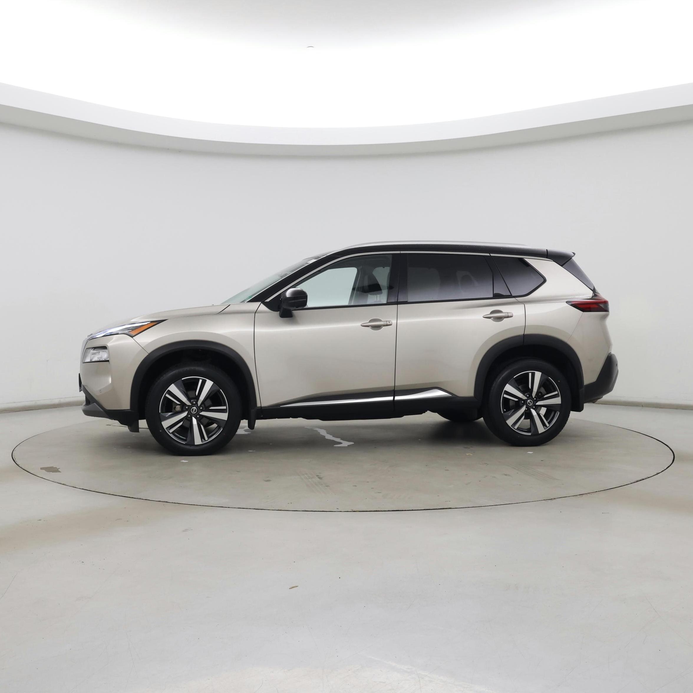 Thumbnail: 2021 Nissan Rogue - 3