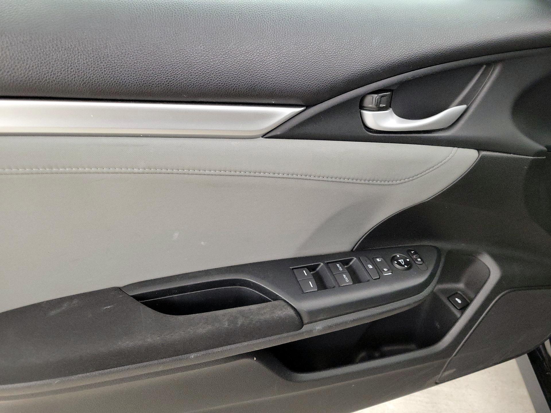 Thumbnail: 2016 Honda Civic - 12