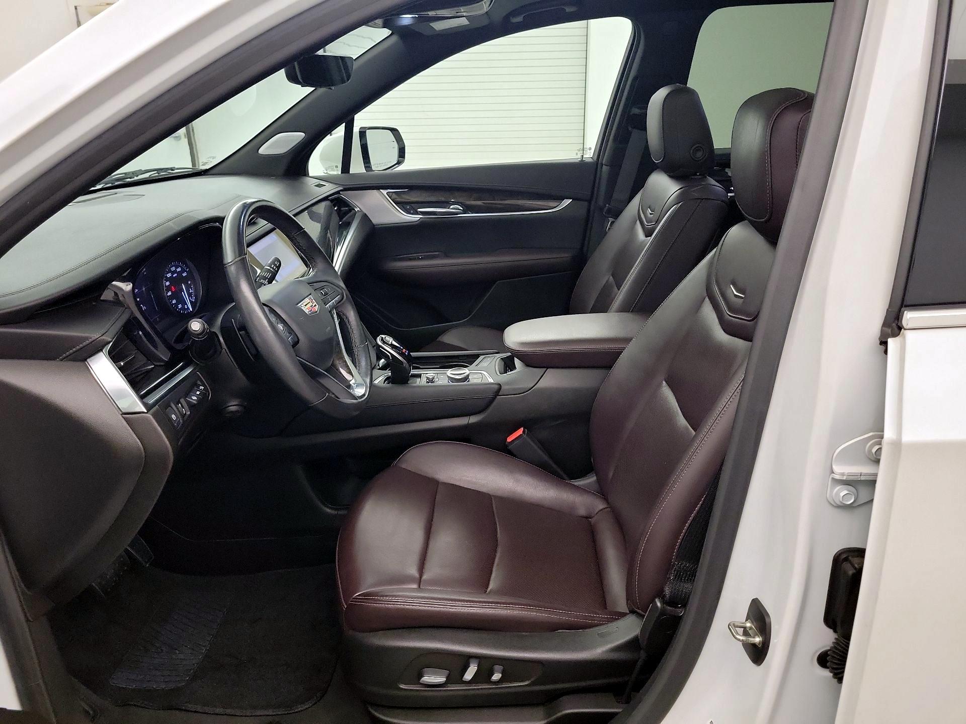 Thumbnail: 2022 Cadillac XT6 - 9
