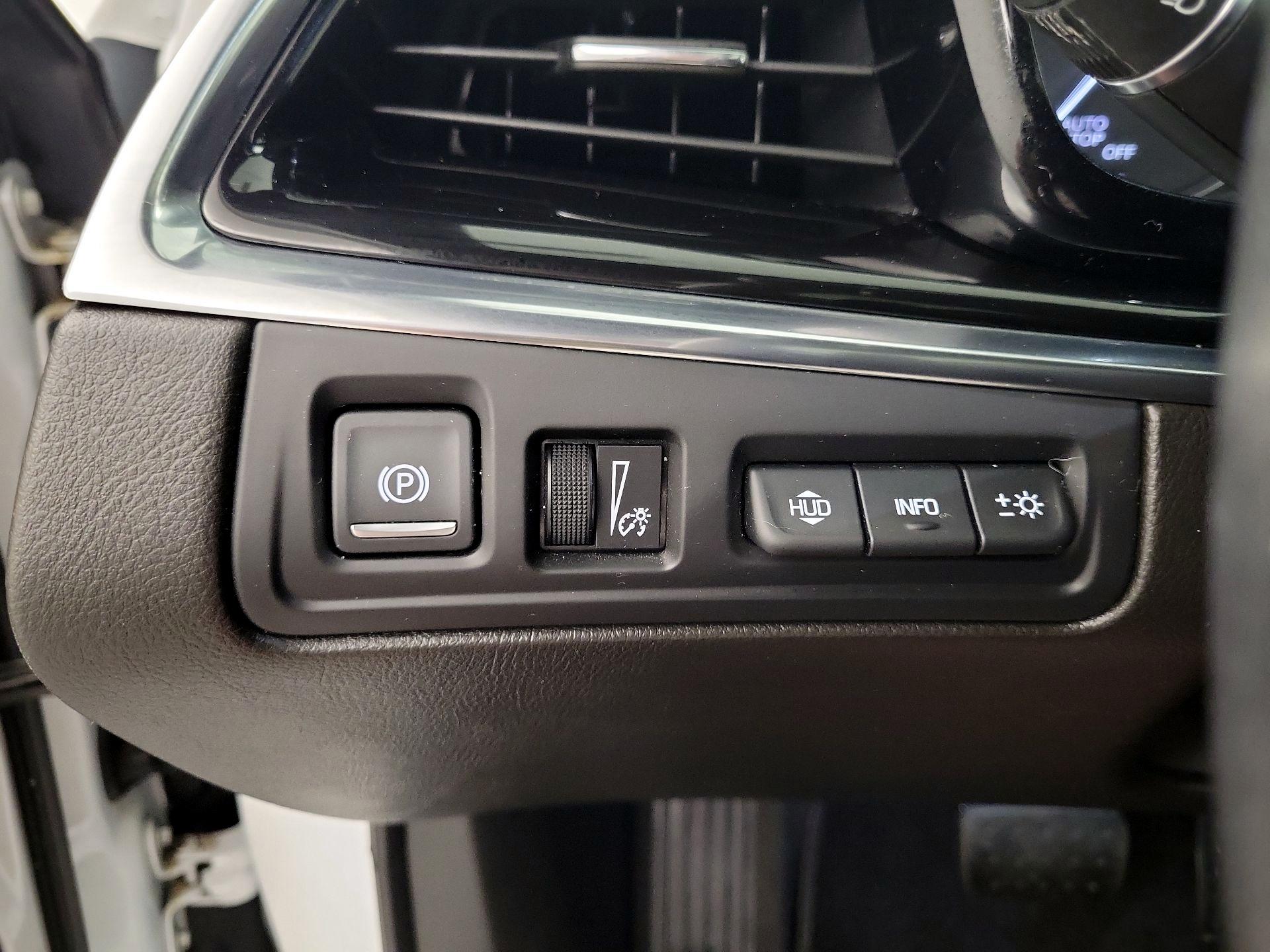 Thumbnail: 2022 Cadillac XT6 - 11