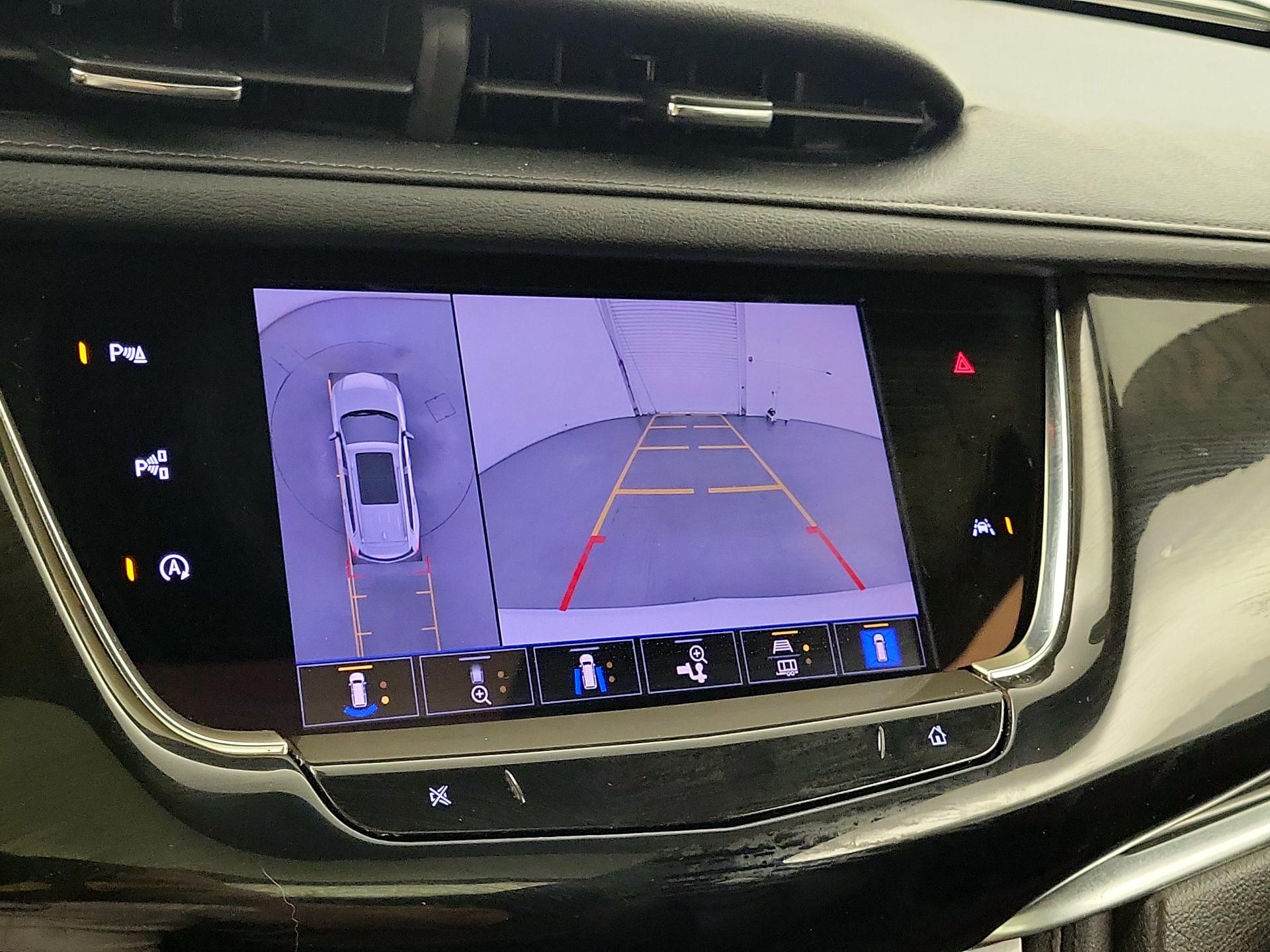 Thumbnail: 2022 Cadillac XT6 - 13
