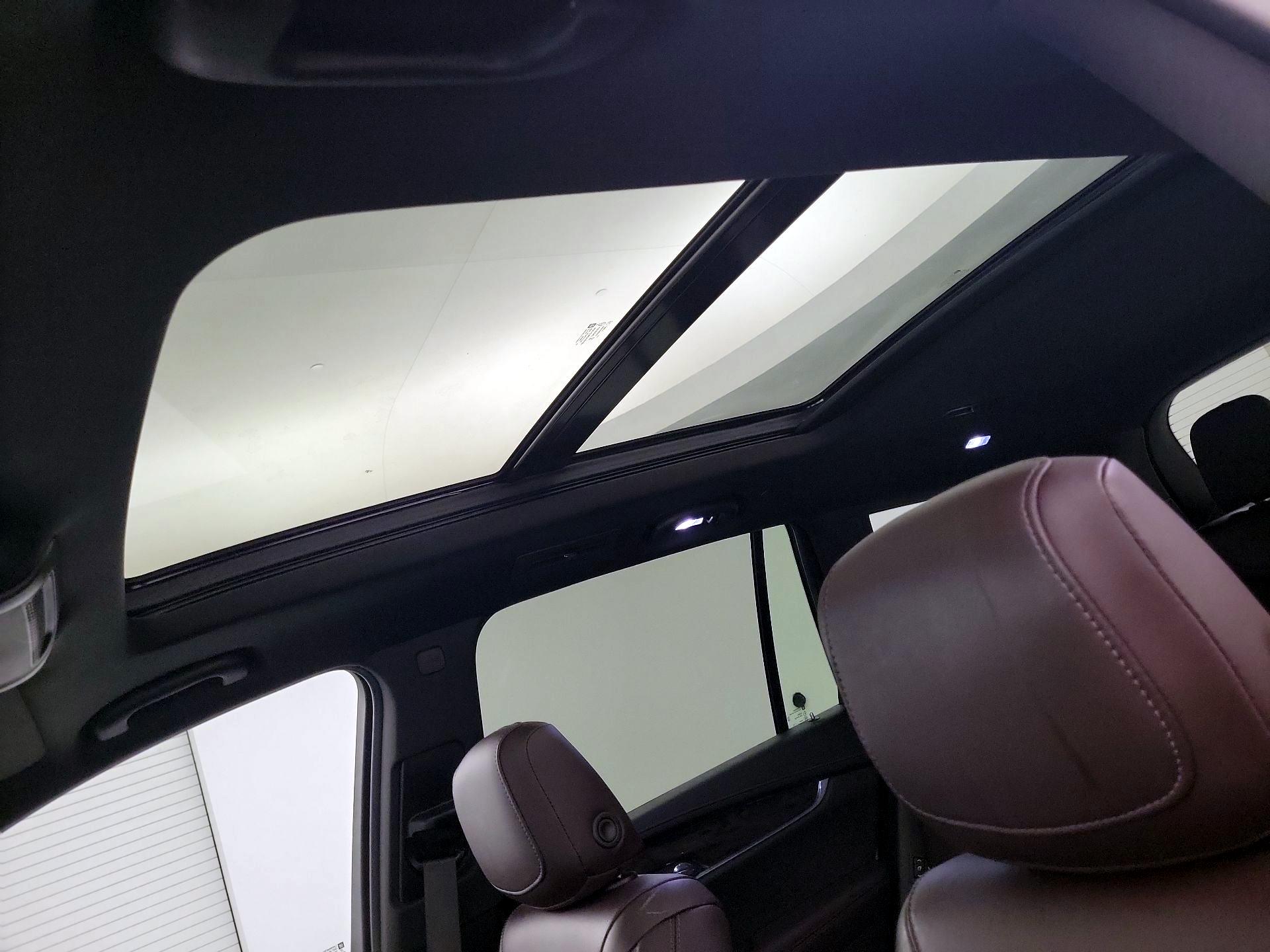 Thumbnail: 2022 Cadillac XT6 - 18