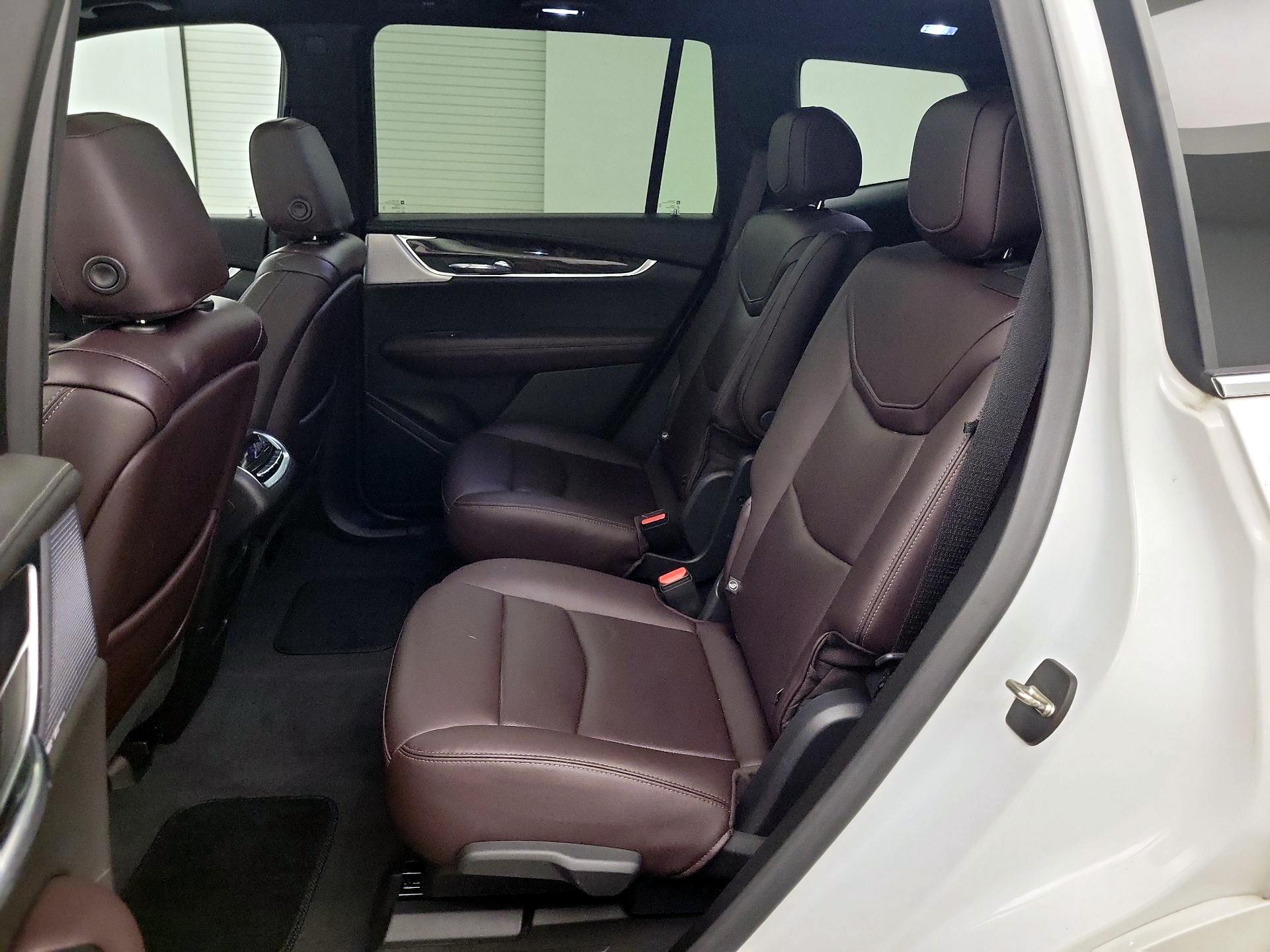 Thumbnail: 2022 Cadillac XT6 - 19