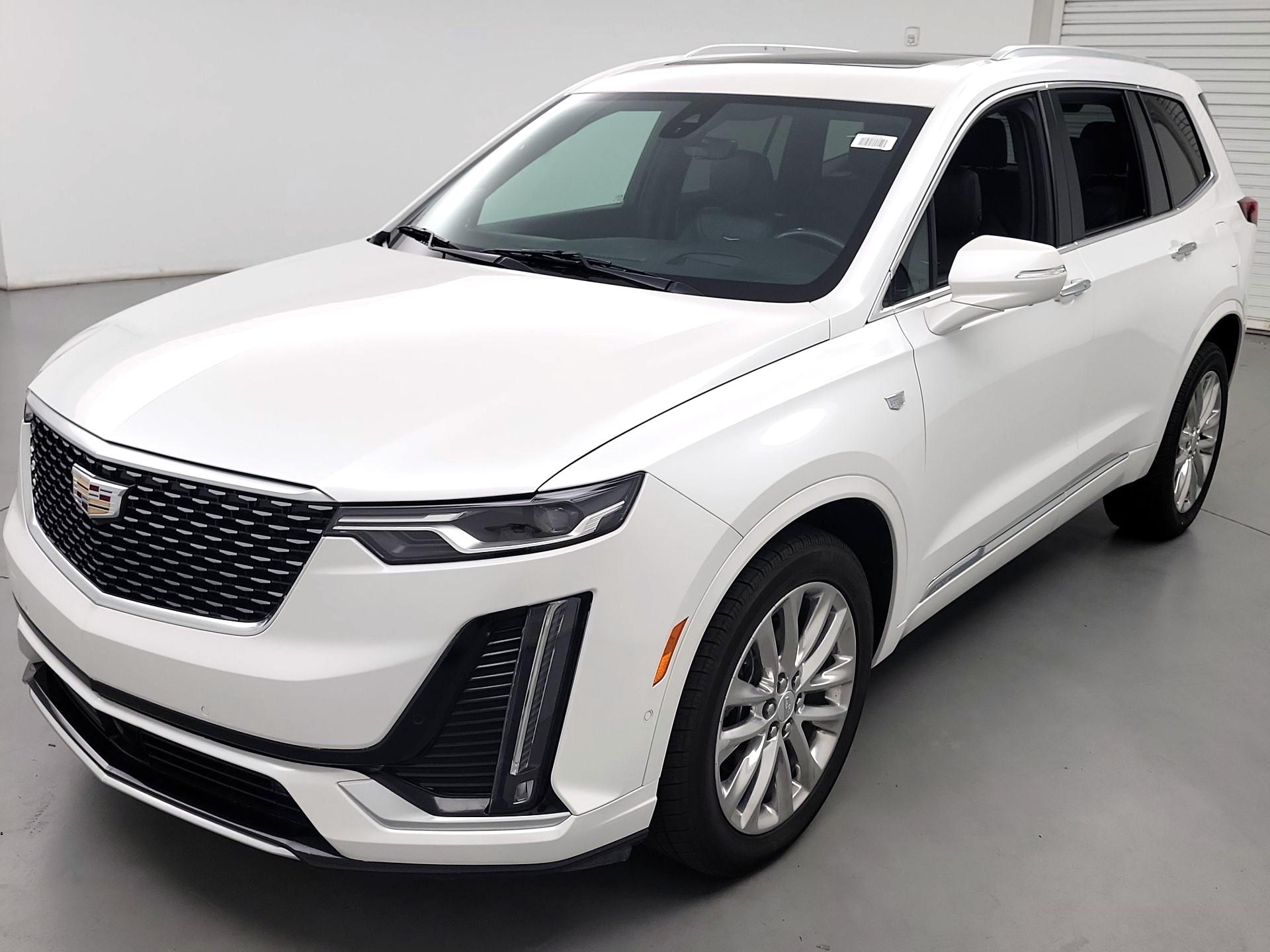Thumbnail: 2022 Cadillac XT6 - 3