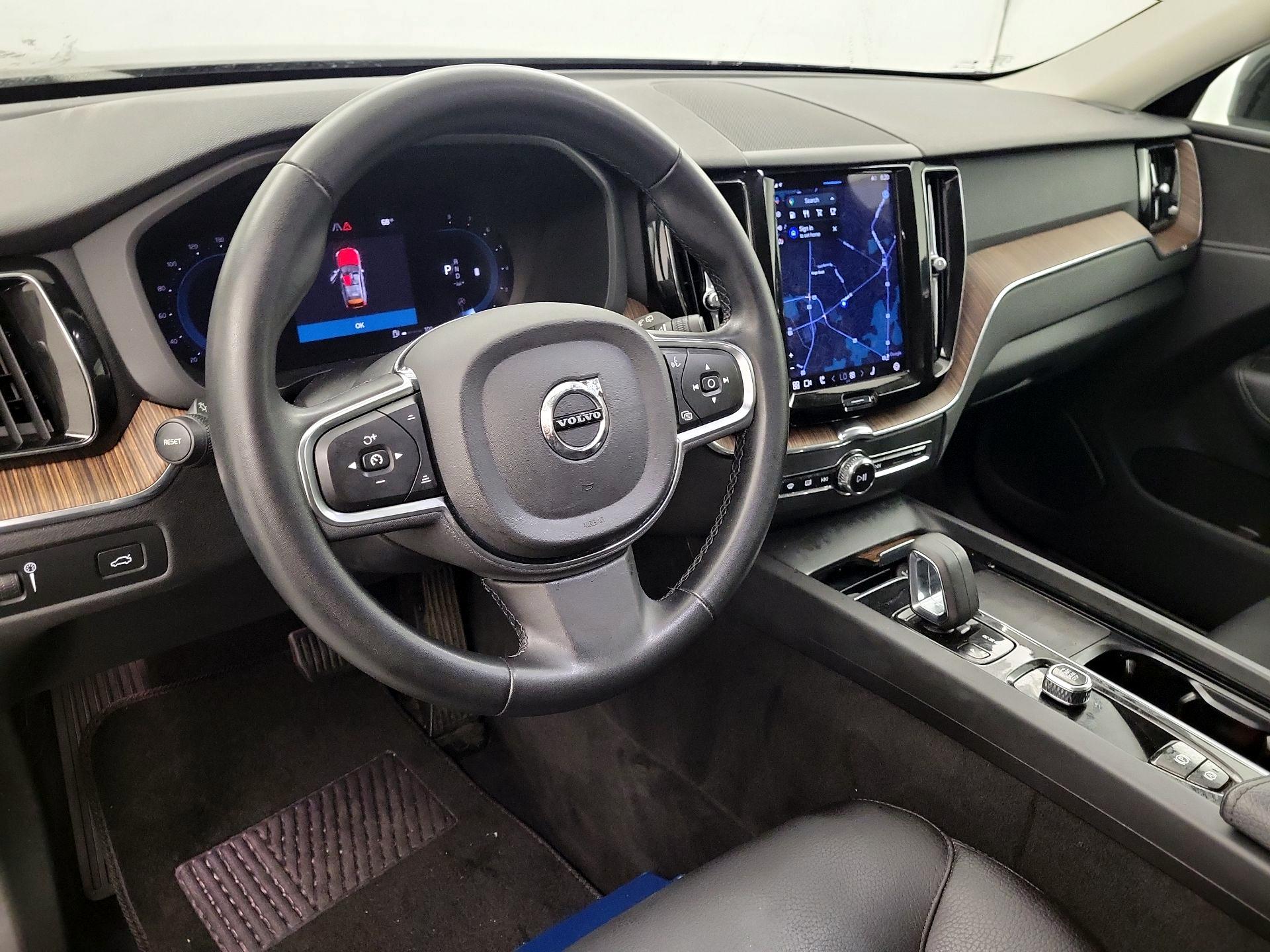 Thumbnail: 2022 Volvo XC60 - 9