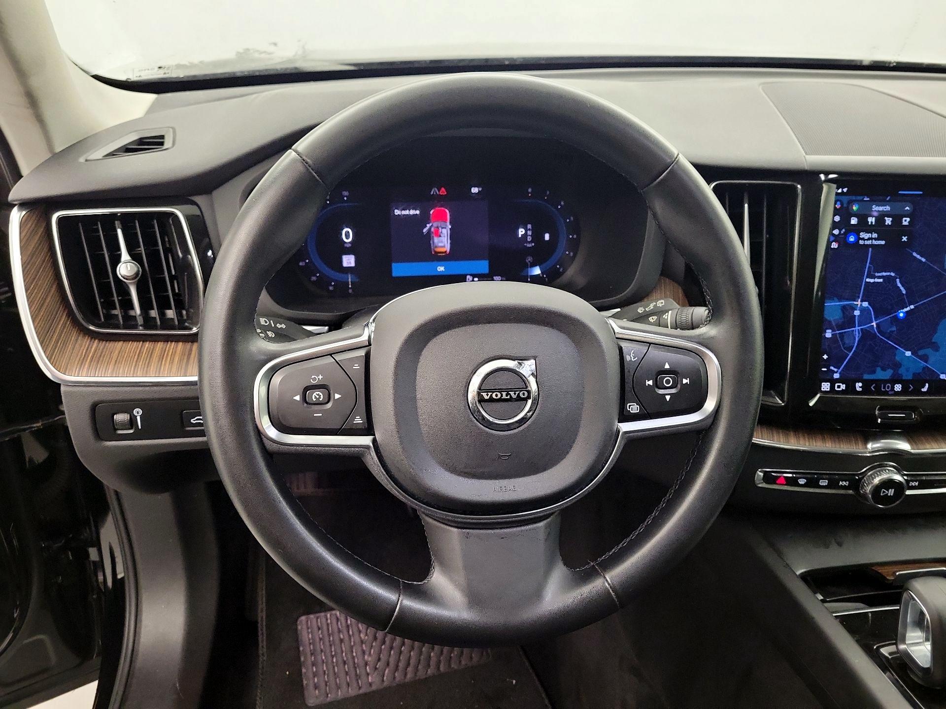 Thumbnail: 2022 Volvo XC60 - 10