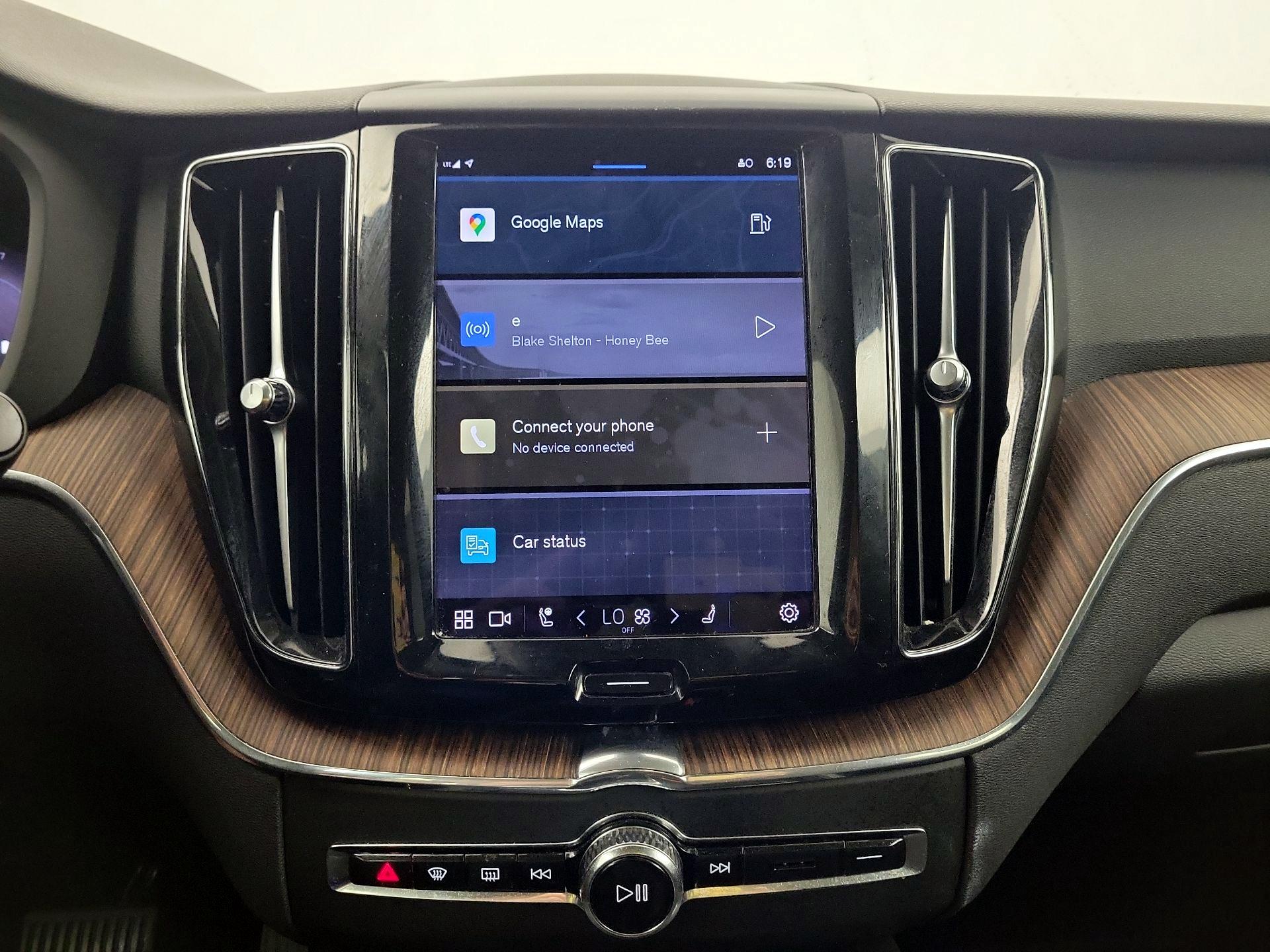 Thumbnail: 2022 Volvo XC60 - 15