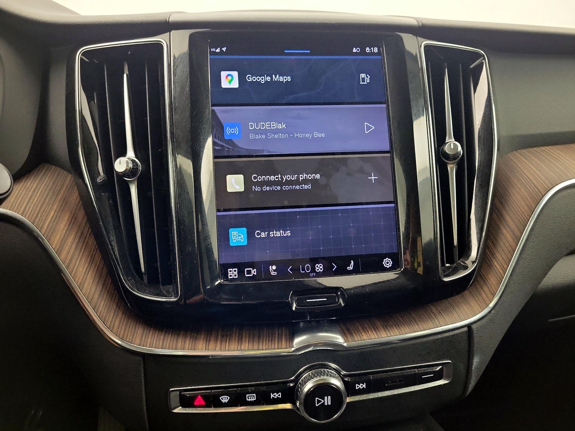 Thumbnail: 2022 Volvo XC60 - 16