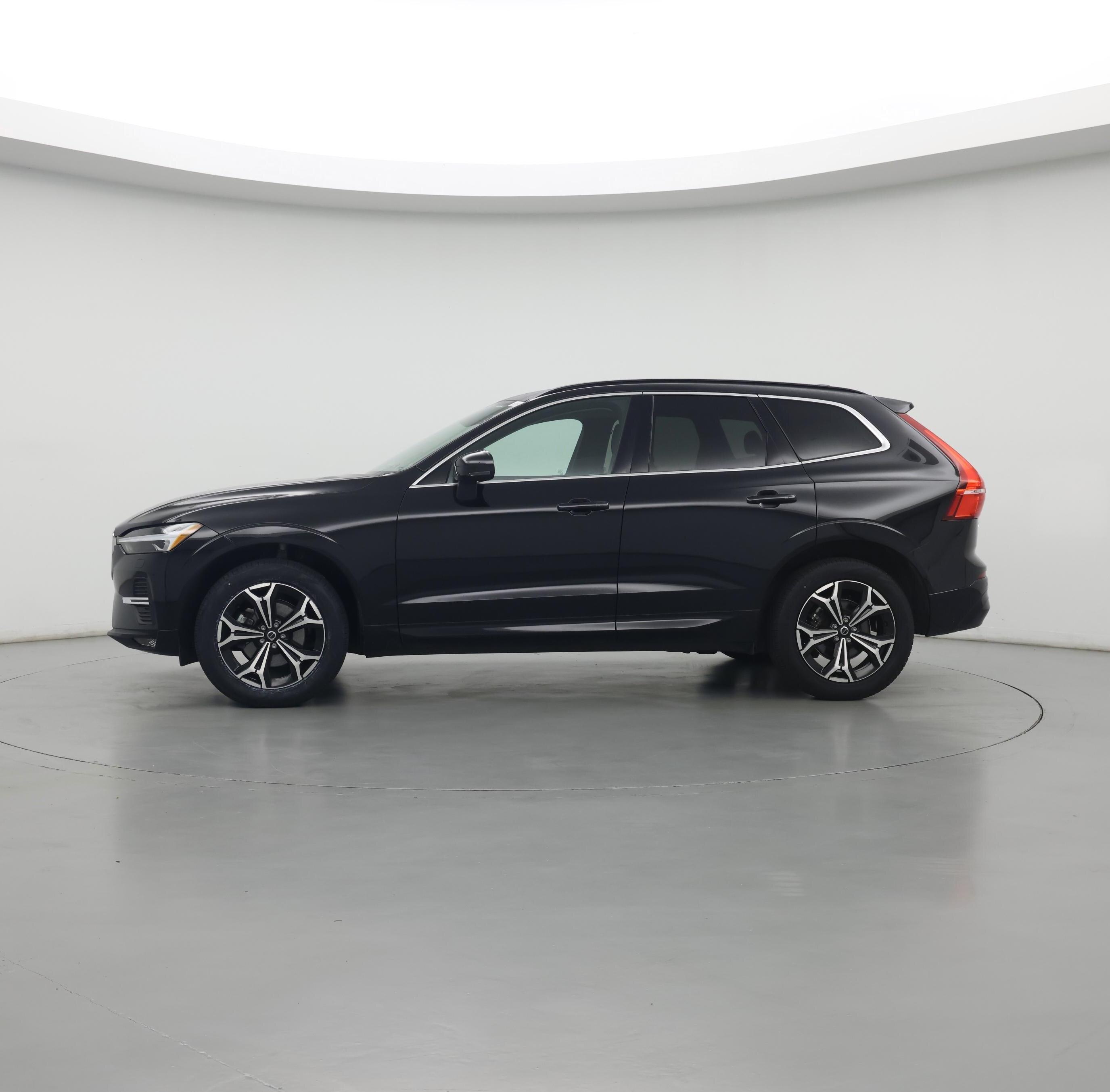 Thumbnail: 2022 Volvo XC60 - 3
