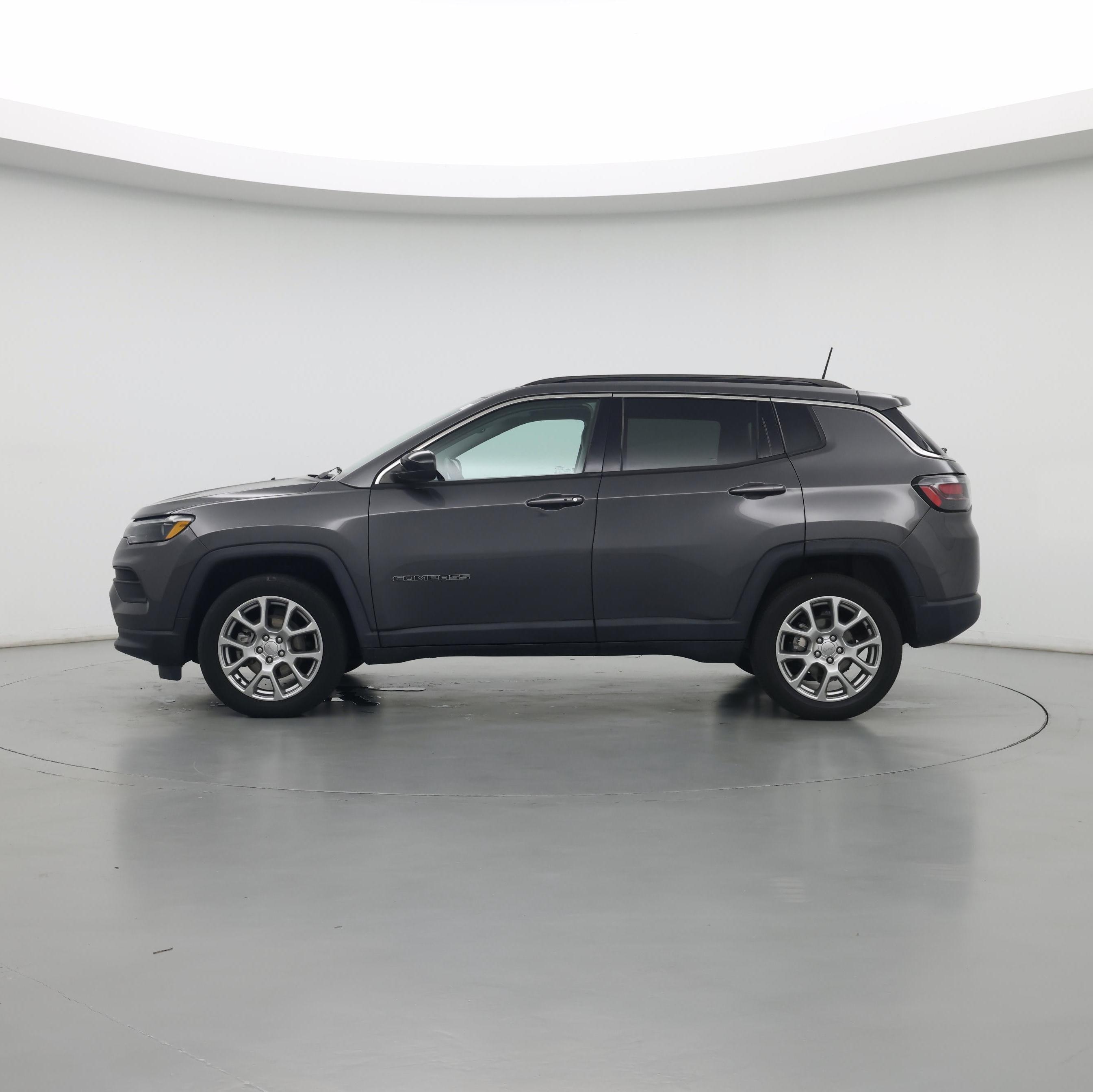 Thumbnail: 2022 Jeep Compass - 3