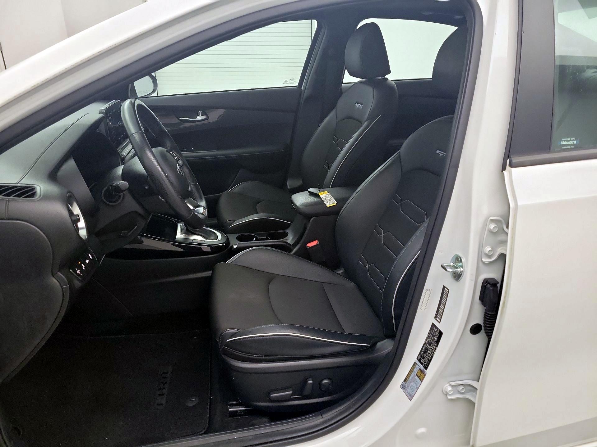 Thumbnail: 2021 Kia Forte - 11