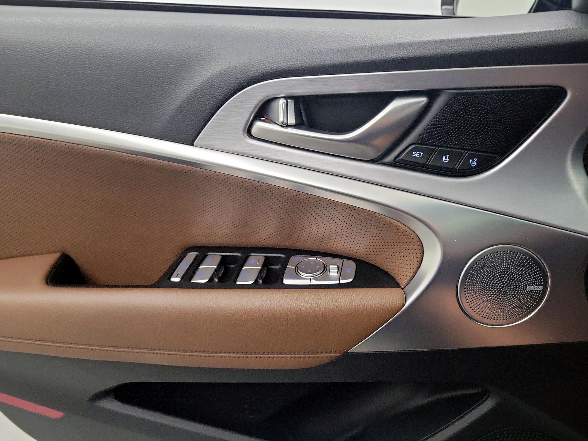 Thumbnail: 2020 Genesis G70 - 10