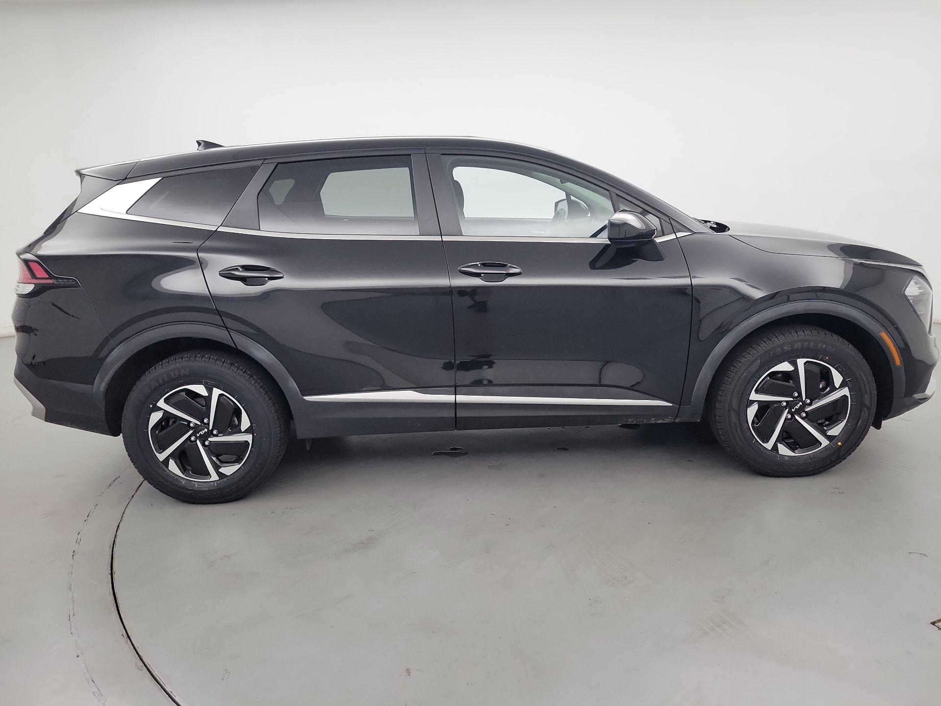 Thumbnail: 2023 Kia Sportage - 4