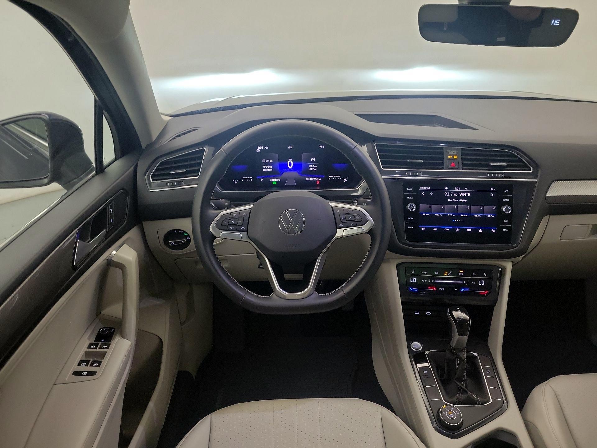 Thumbnail: 2022 Volkswagen Tiguan - 10