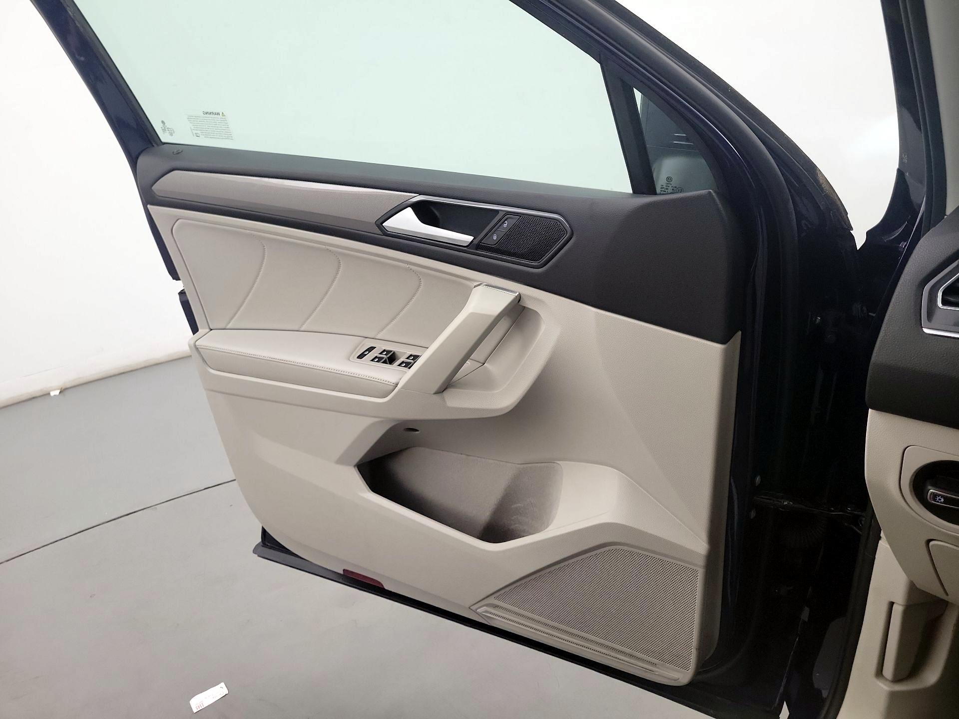 Thumbnail: 2022 Volkswagen Tiguan - 12
