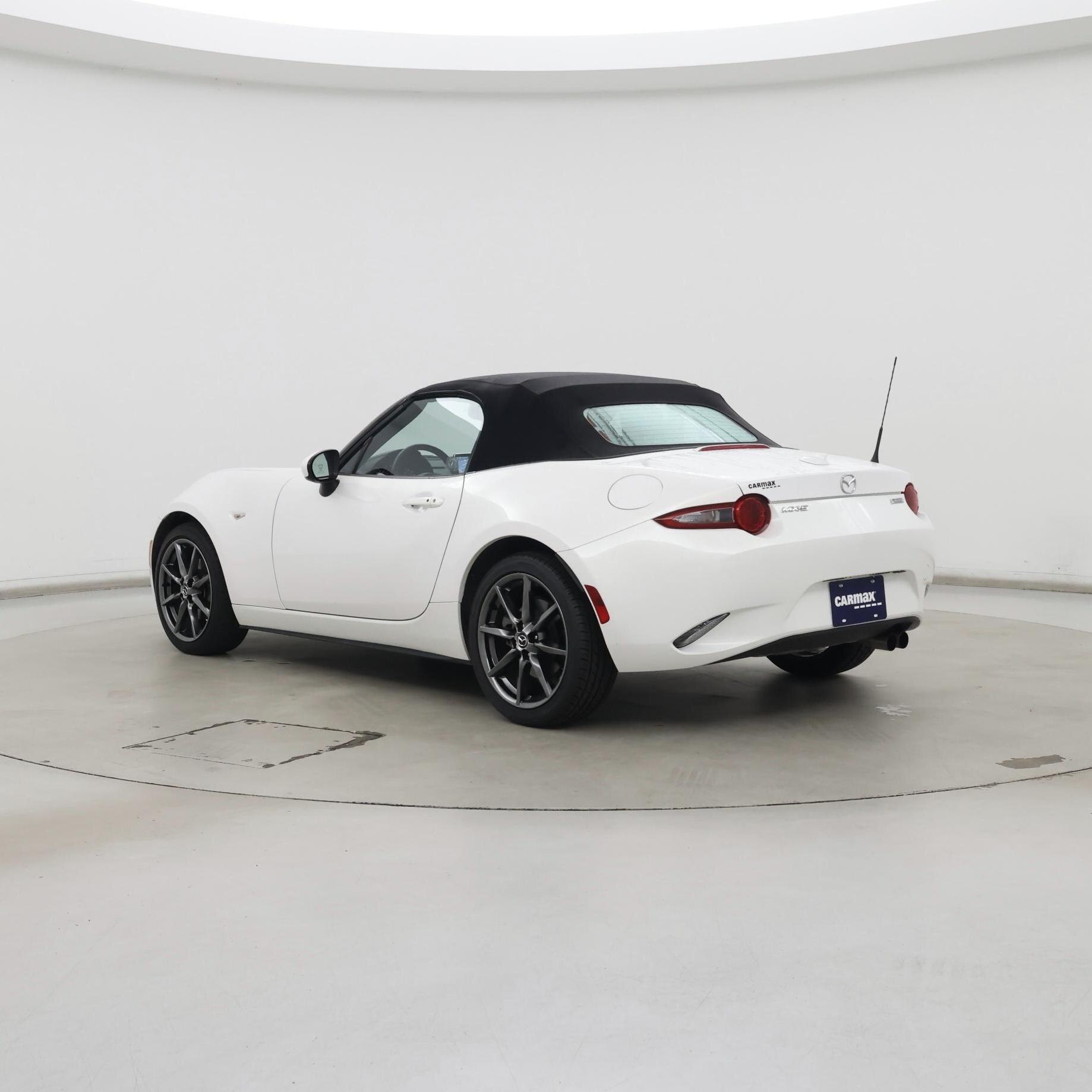 Thumbnail: 2016 Mazda MX-5 Miata - 2