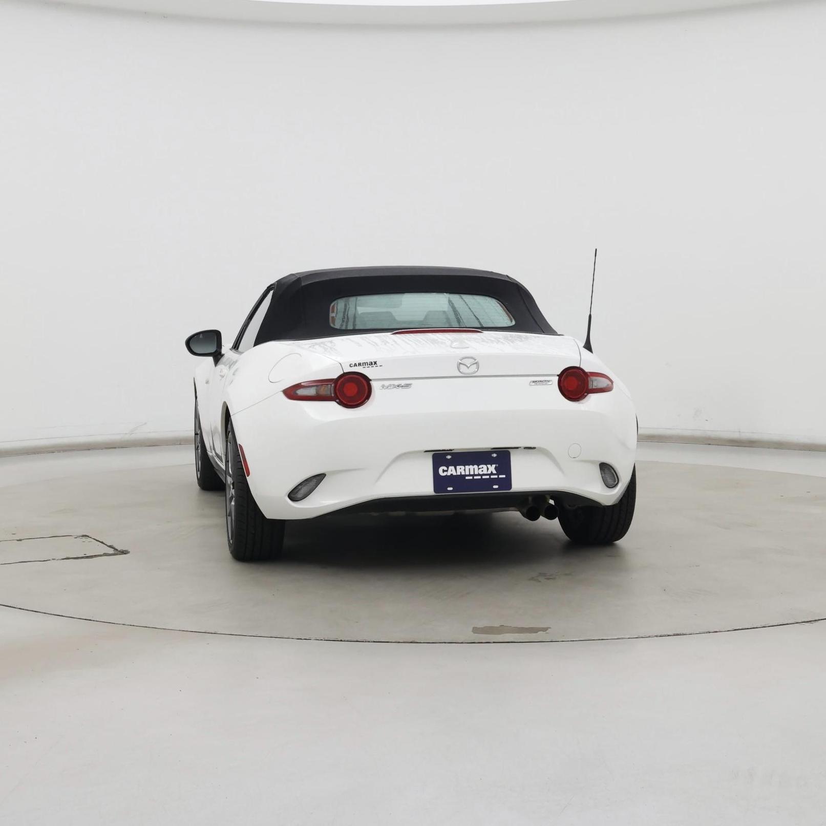Thumbnail: 2016 Mazda MX-5 Miata - 6
