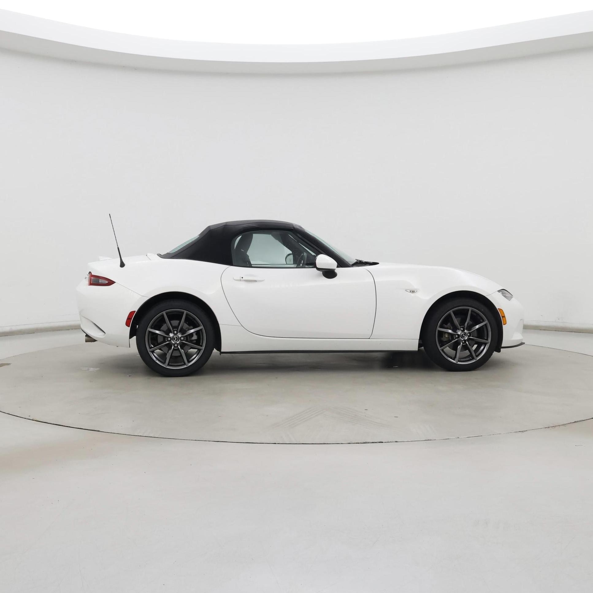 Thumbnail: 2016 Mazda MX-5 Miata - 7