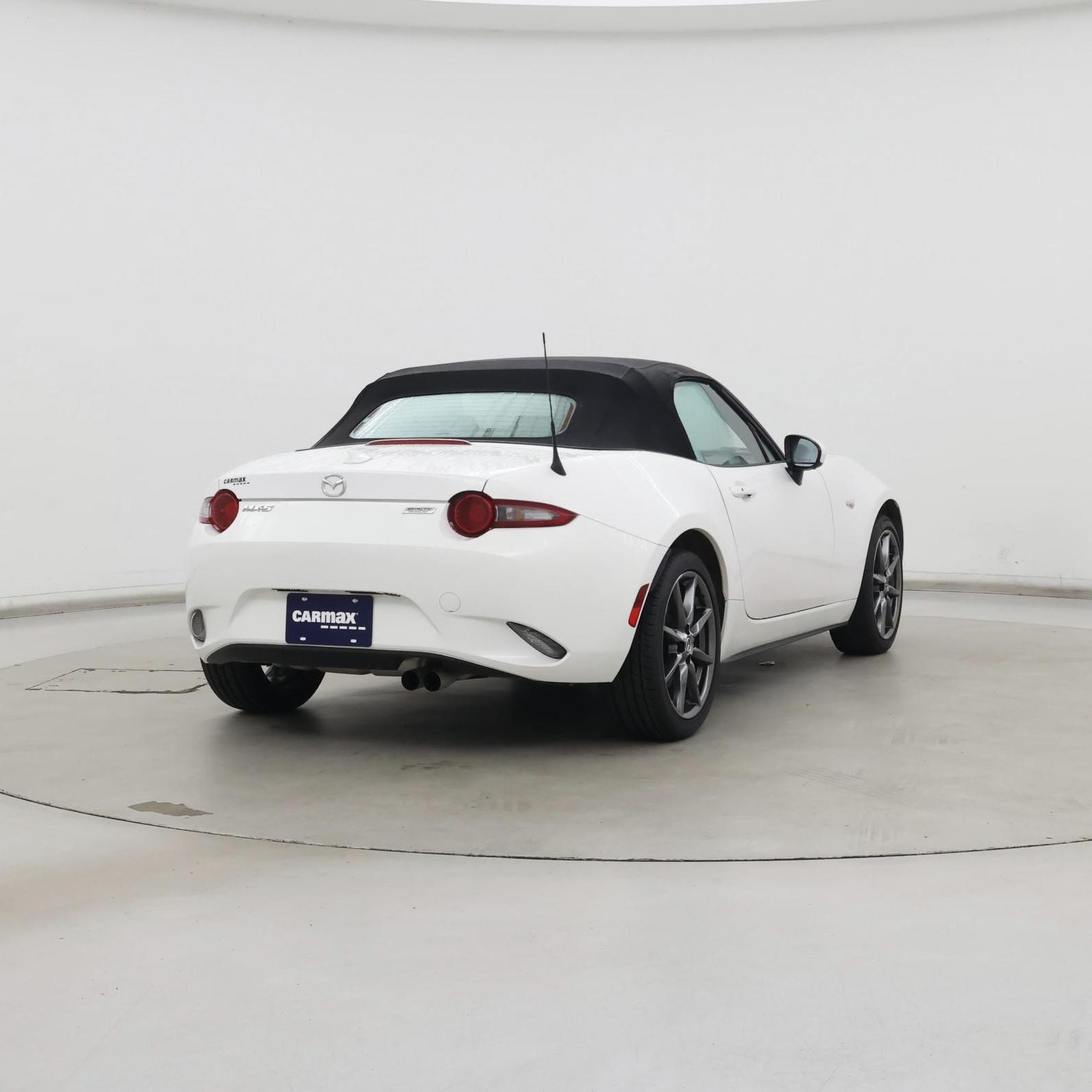 Thumbnail: 2016 Mazda MX-5 Miata - 8