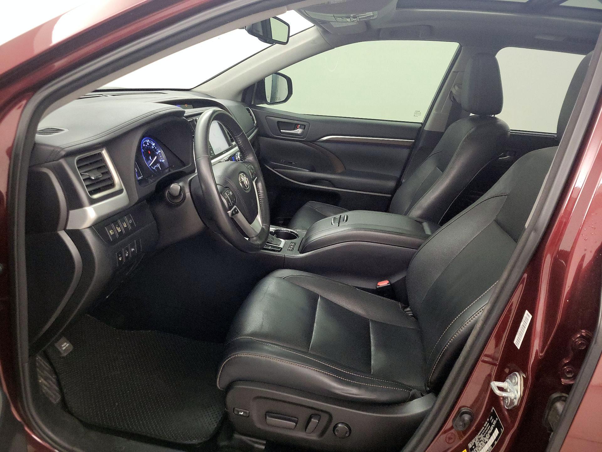 Thumbnail: 2015 Toyota Highlander - 11