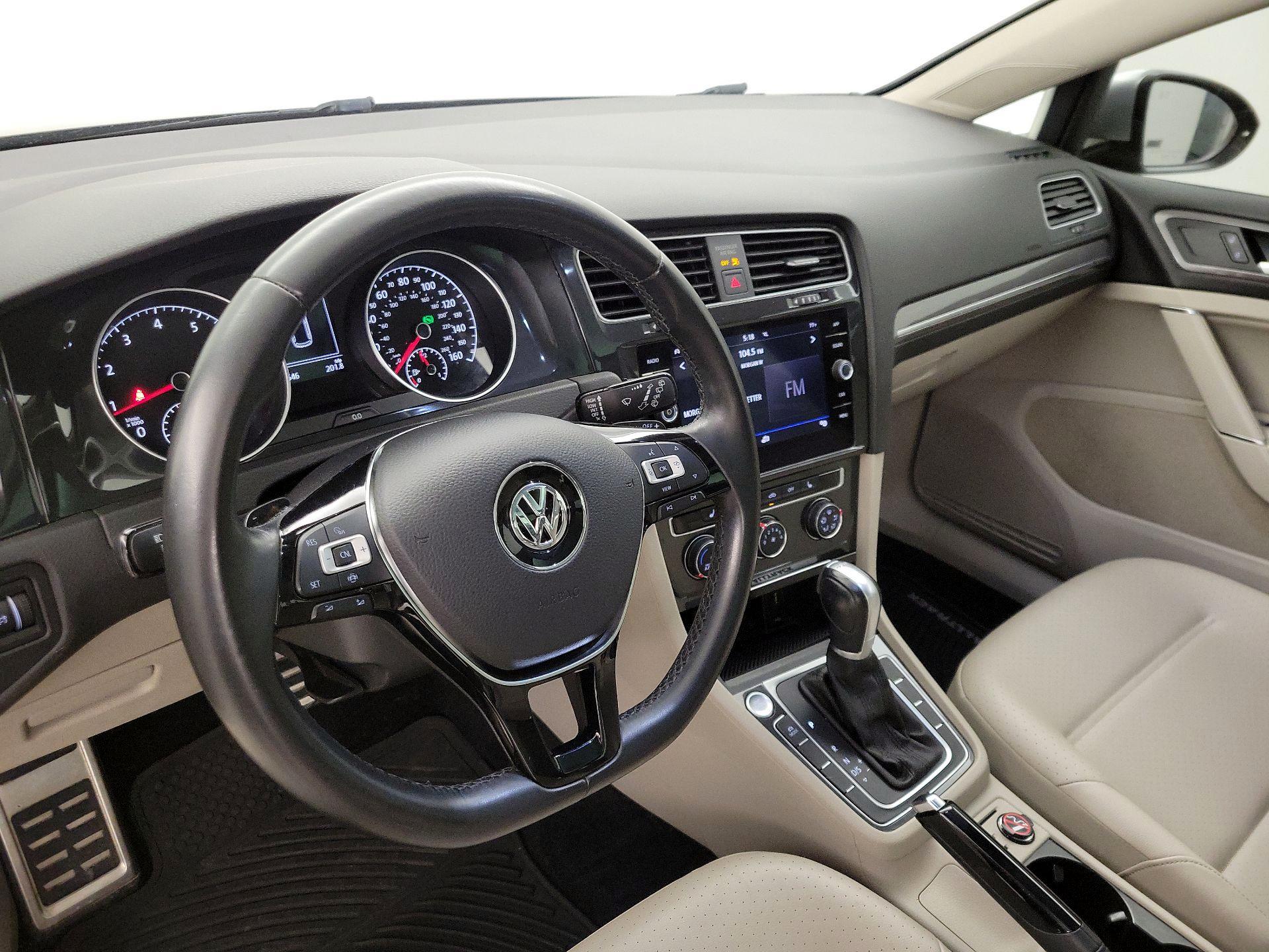 Thumbnail: 2019 Volkswagen Golf - 9