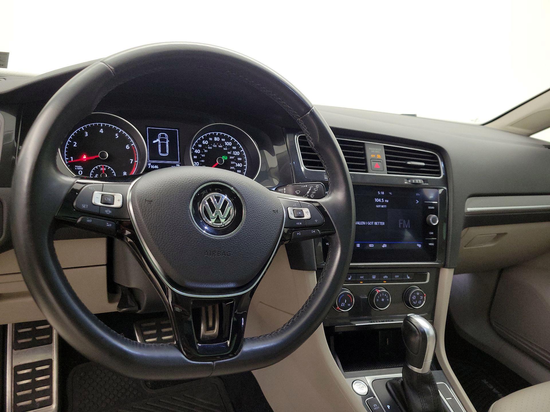 Thumbnail: 2019 Volkswagen Golf - 10